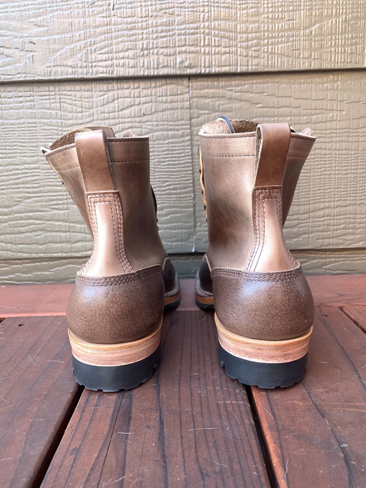 Photo by patinathunderdome on September 30, 2021 of the White's Bounty Hunter in Horween Natural Waxed Flesh.