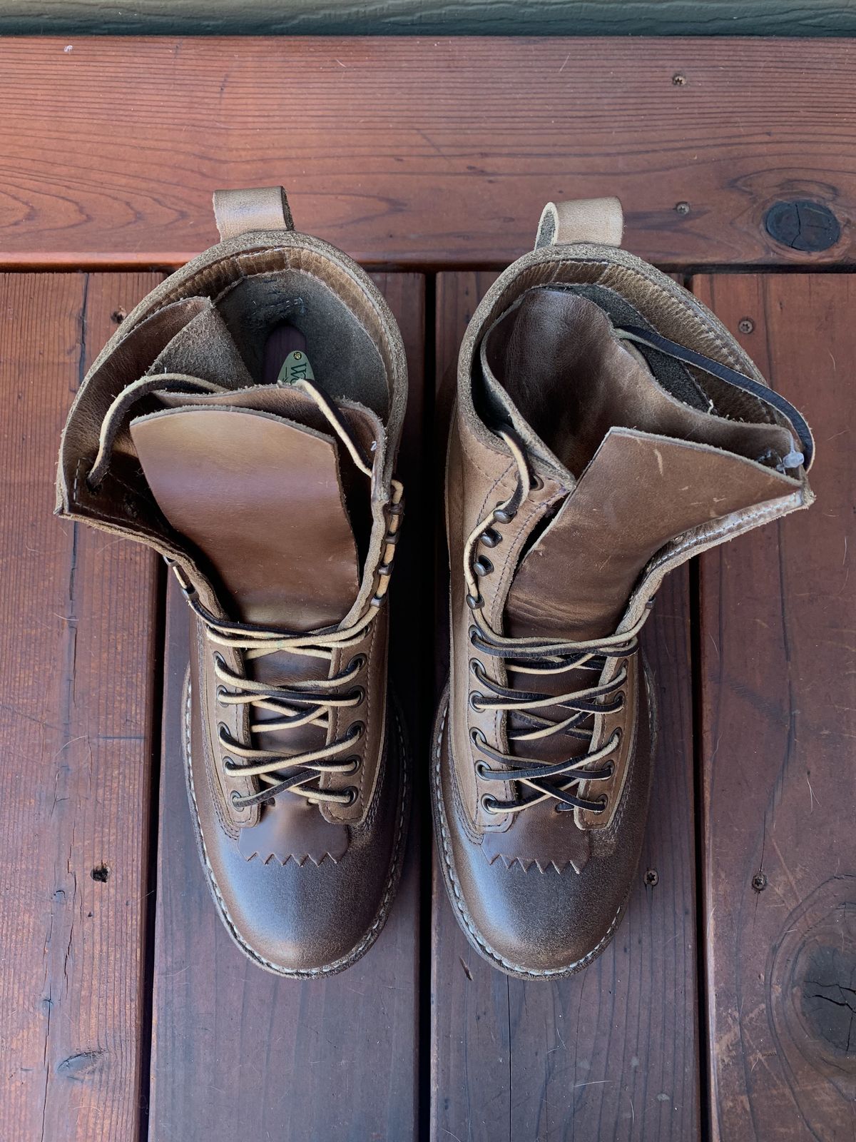 Photo by patinathunderdome on September 30, 2021 of the White's Bounty Hunter in Horween Natural Waxed Flesh.