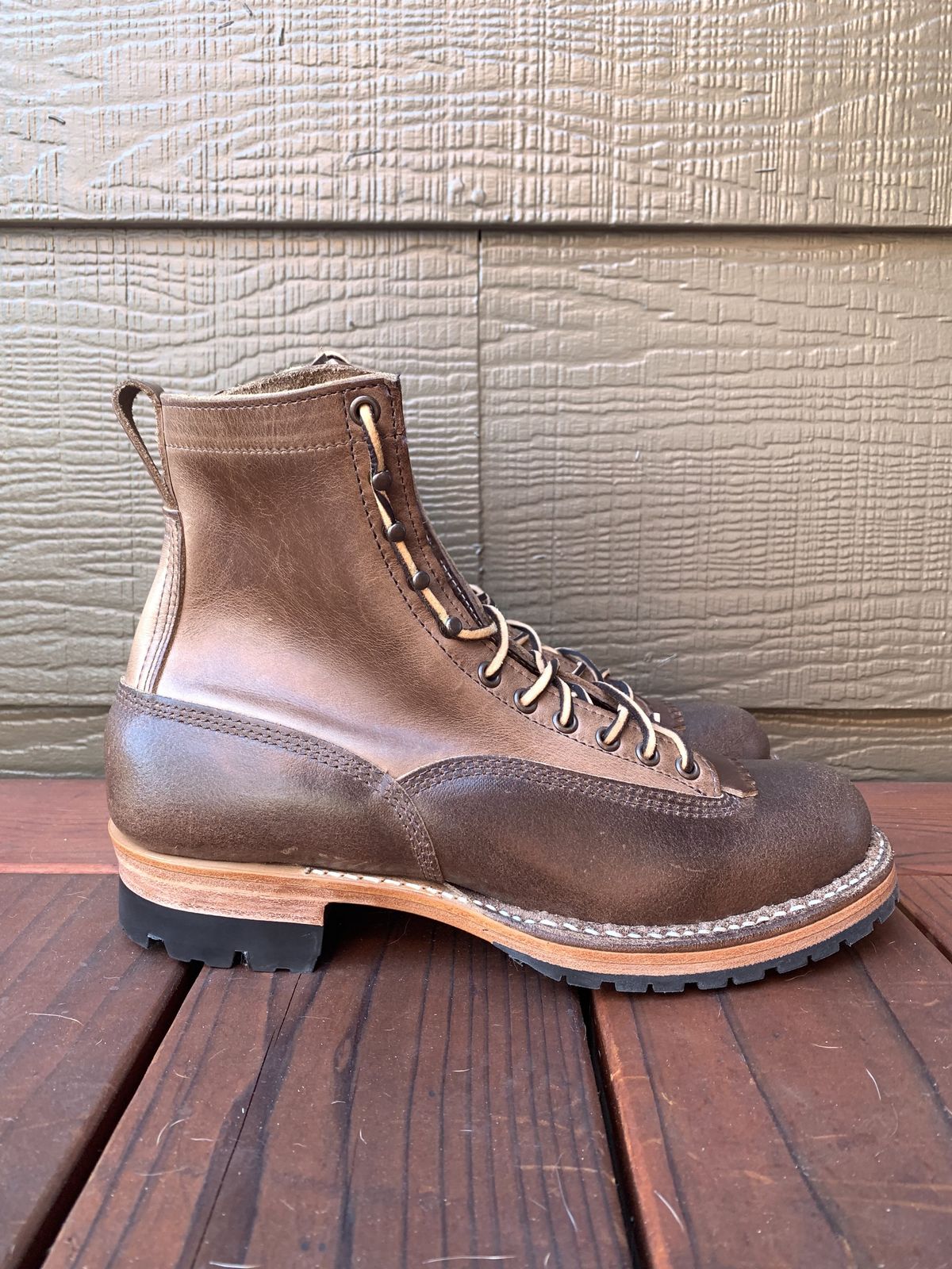 Photo by patinathunderdome on September 30, 2021 of the White's Bounty Hunter in Horween Natural Waxed Flesh.