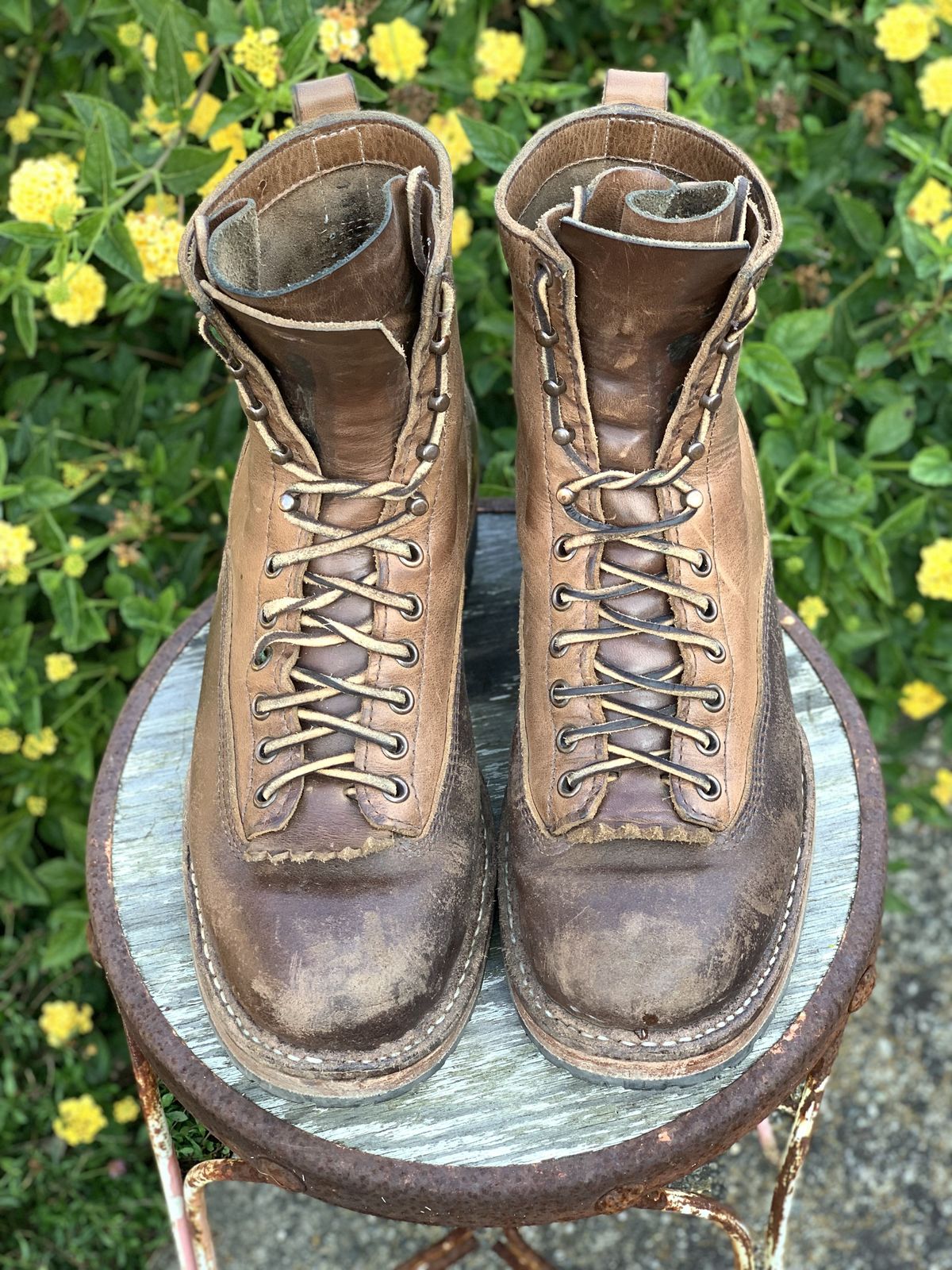 Photo by patinathunderdome on December 2, 2021 of the White's Bounty Hunter in Horween Natural Waxed Flesh.