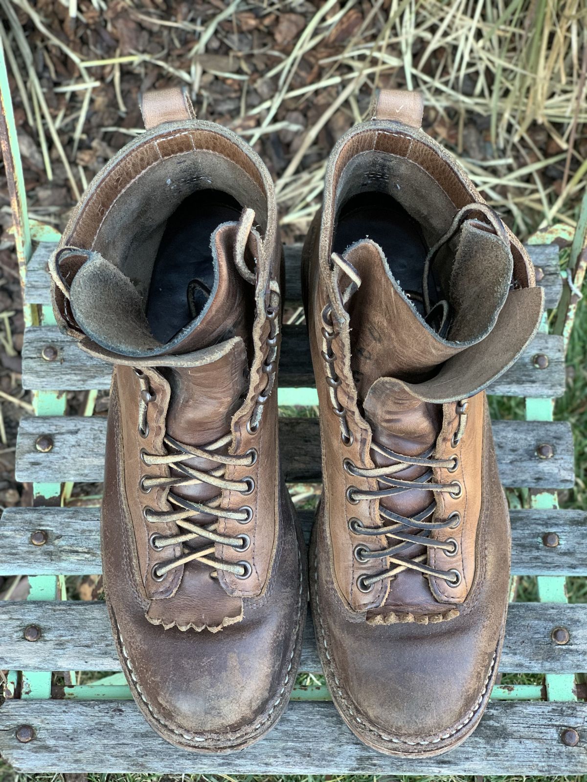 Photo by patinathunderdome on January 1, 2022 of the White's Bounty Hunter in Horween Natural Waxed Flesh.