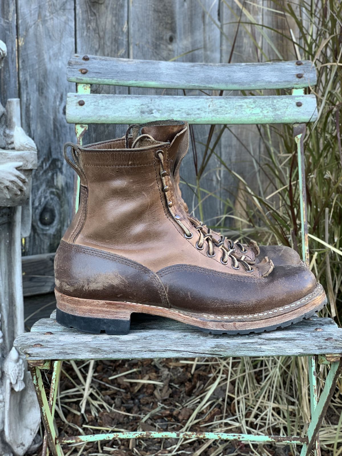 Photo by patinathunderdome on January 1, 2022 of the White's Bounty Hunter in Horween Natural Waxed Flesh.