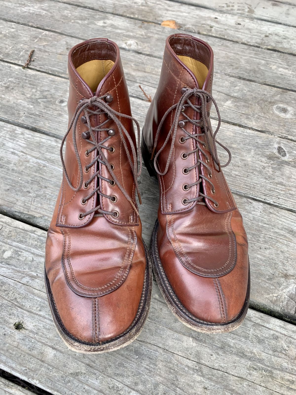 Photo by patinathunderdome on November 5, 2021 of the Makers U Mocca Blucher in Horween Color 4 Shell Cordovan.