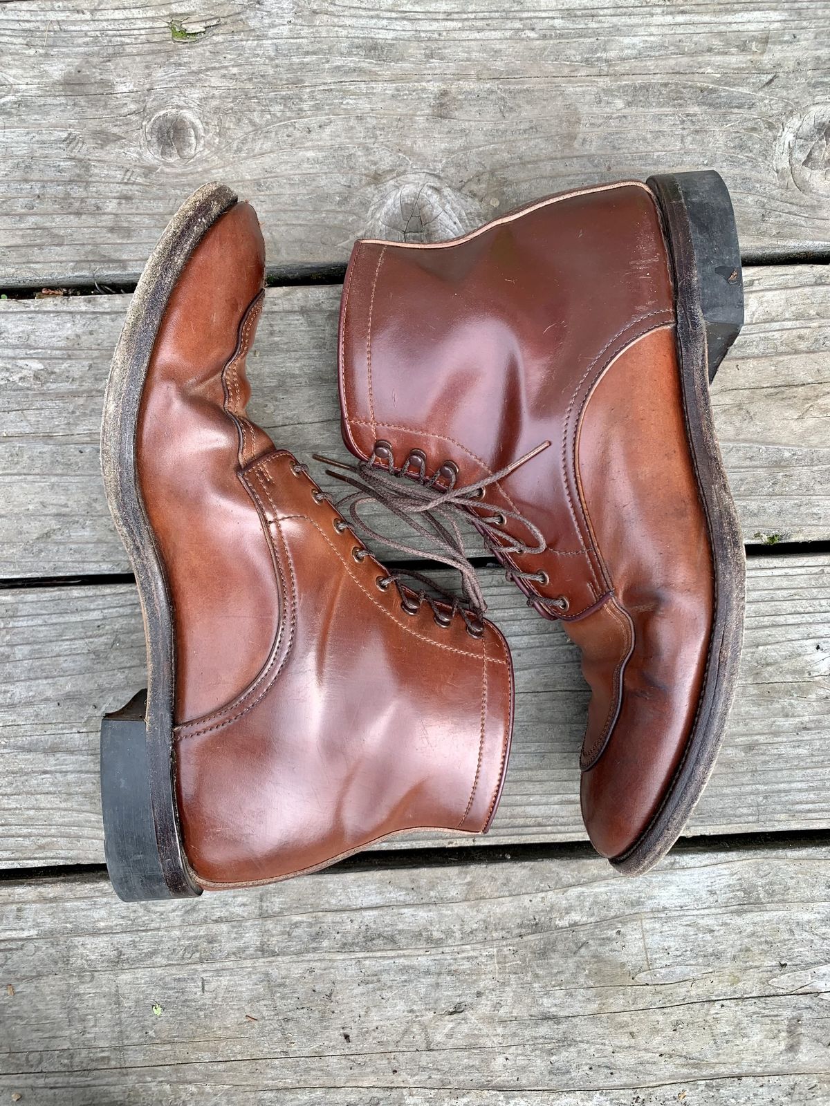 Photo by patinathunderdome on November 5, 2021 of the Makers U Mocca Blucher in Horween Color 4 Shell Cordovan.