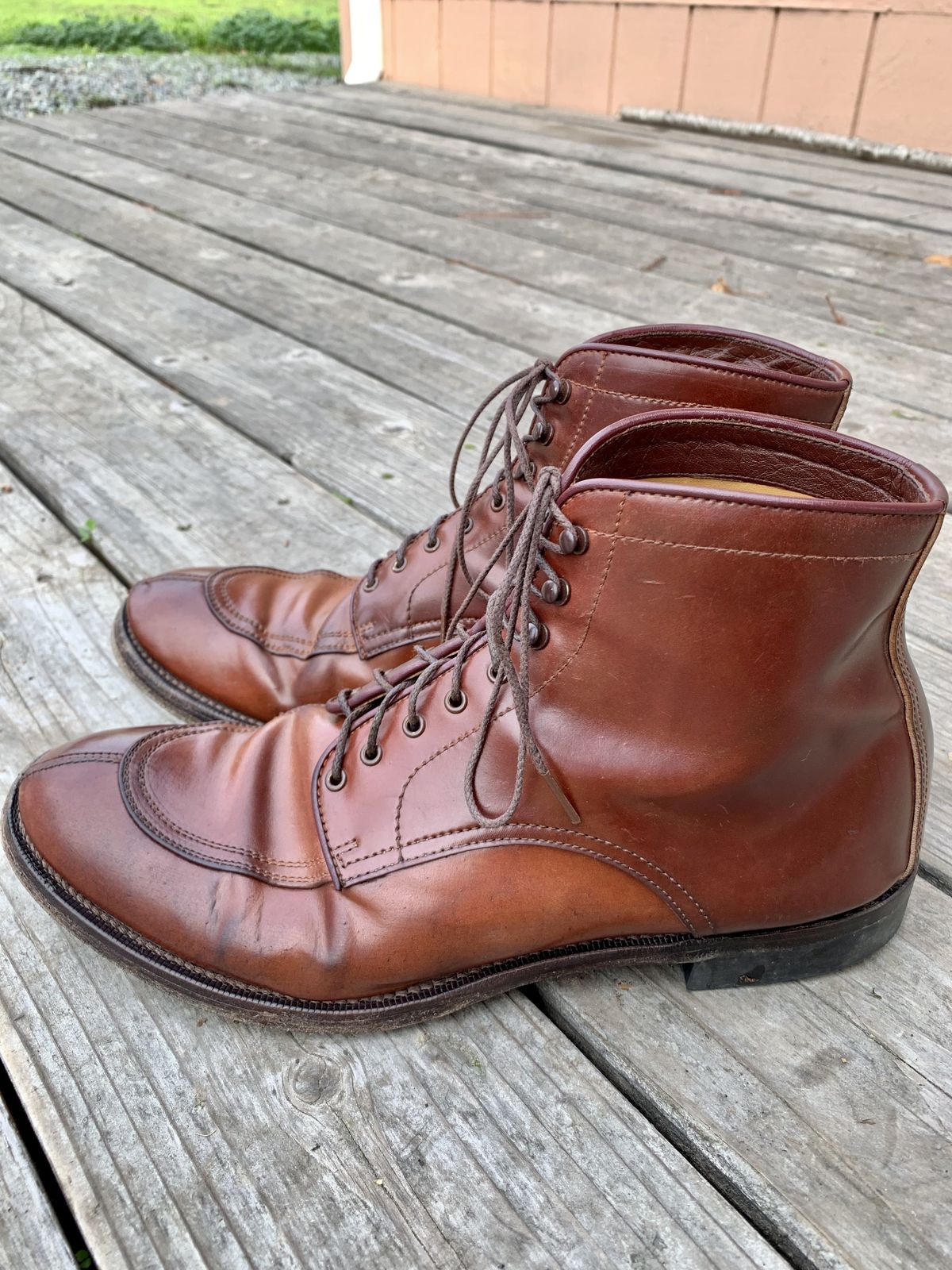 Photo by patinathunderdome on November 5, 2021 of the Makers U Mocca Blucher in Horween Color 4 Shell Cordovan.
