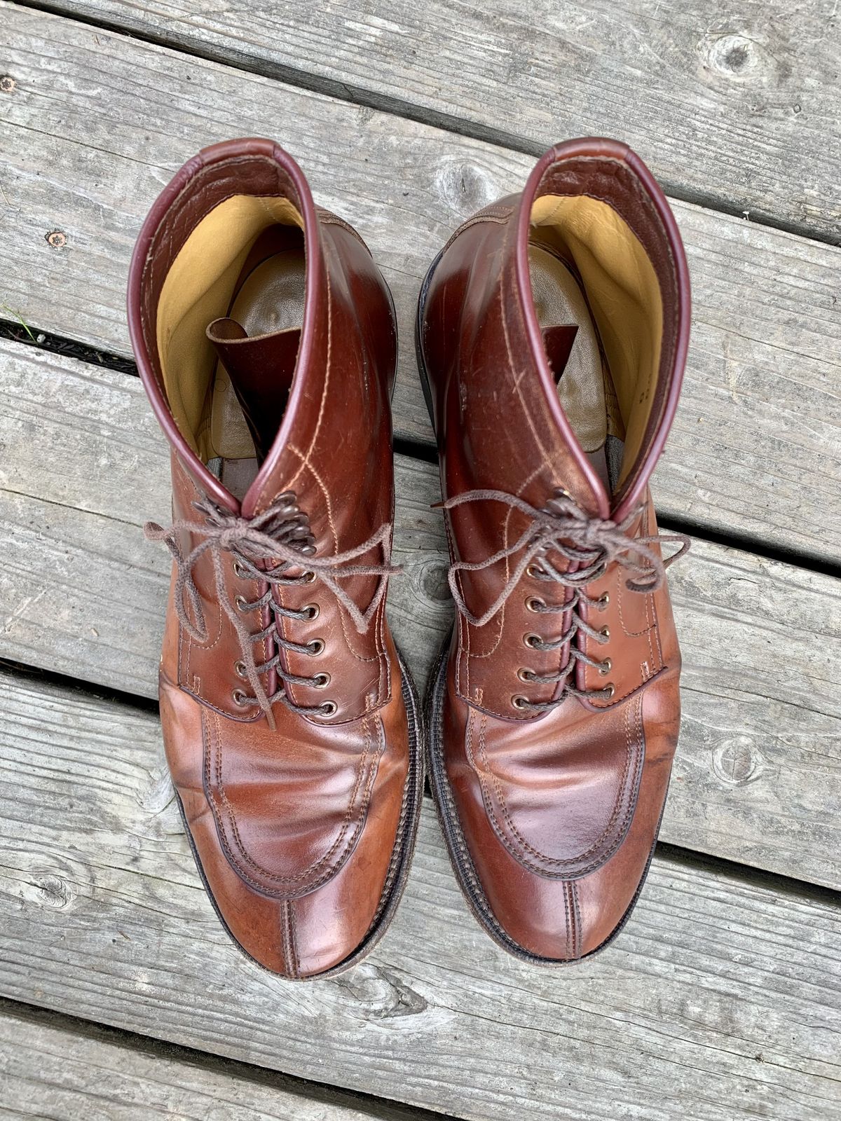 Photo by patinathunderdome on November 5, 2021 of the Makers U Mocca Blucher in Horween Color 4 Shell Cordovan.