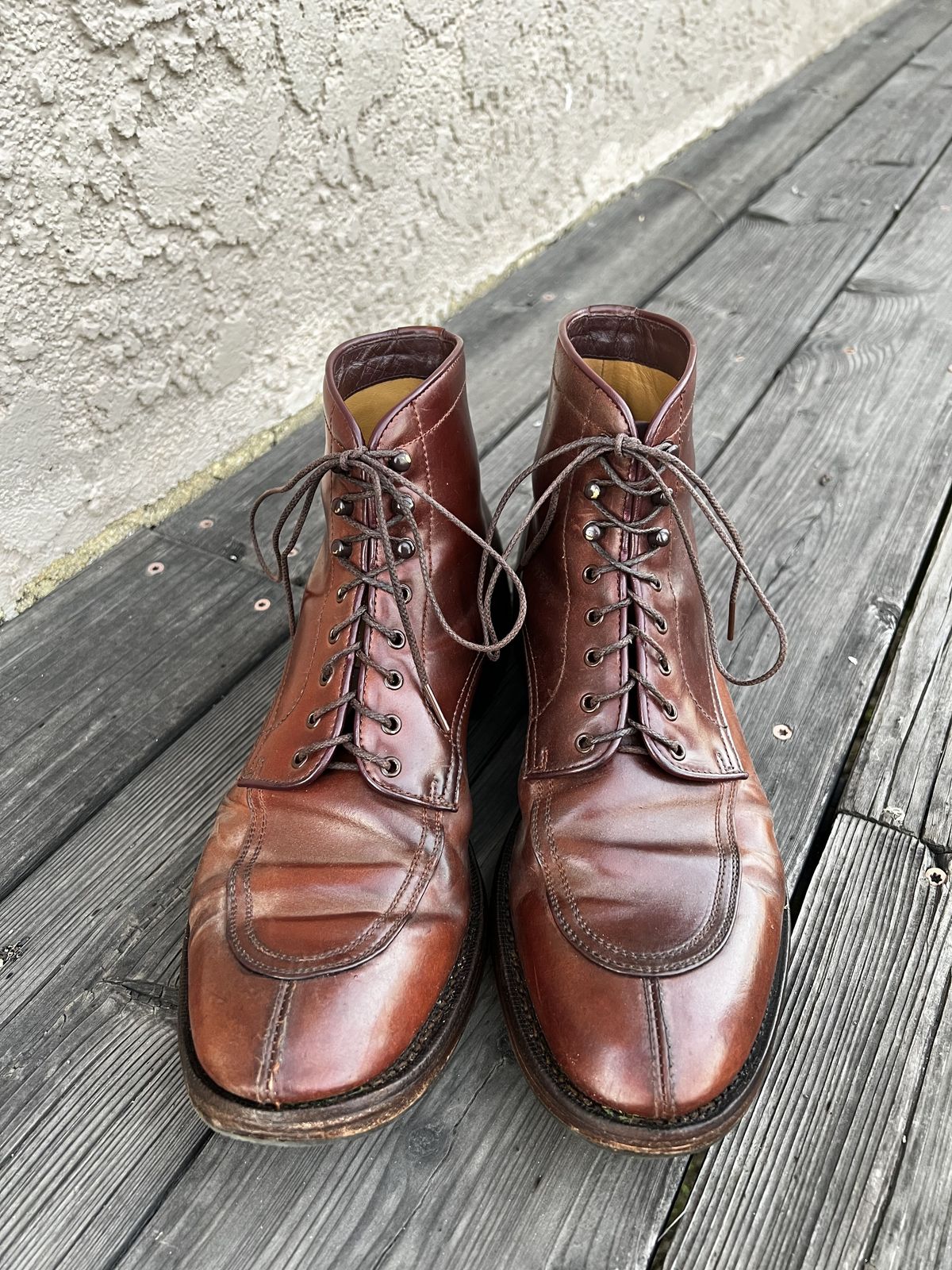 Photo by patinathunderdome on December 6, 2021 of the Makers U Mocca Blucher in Horween Color 4 Shell Cordovan.