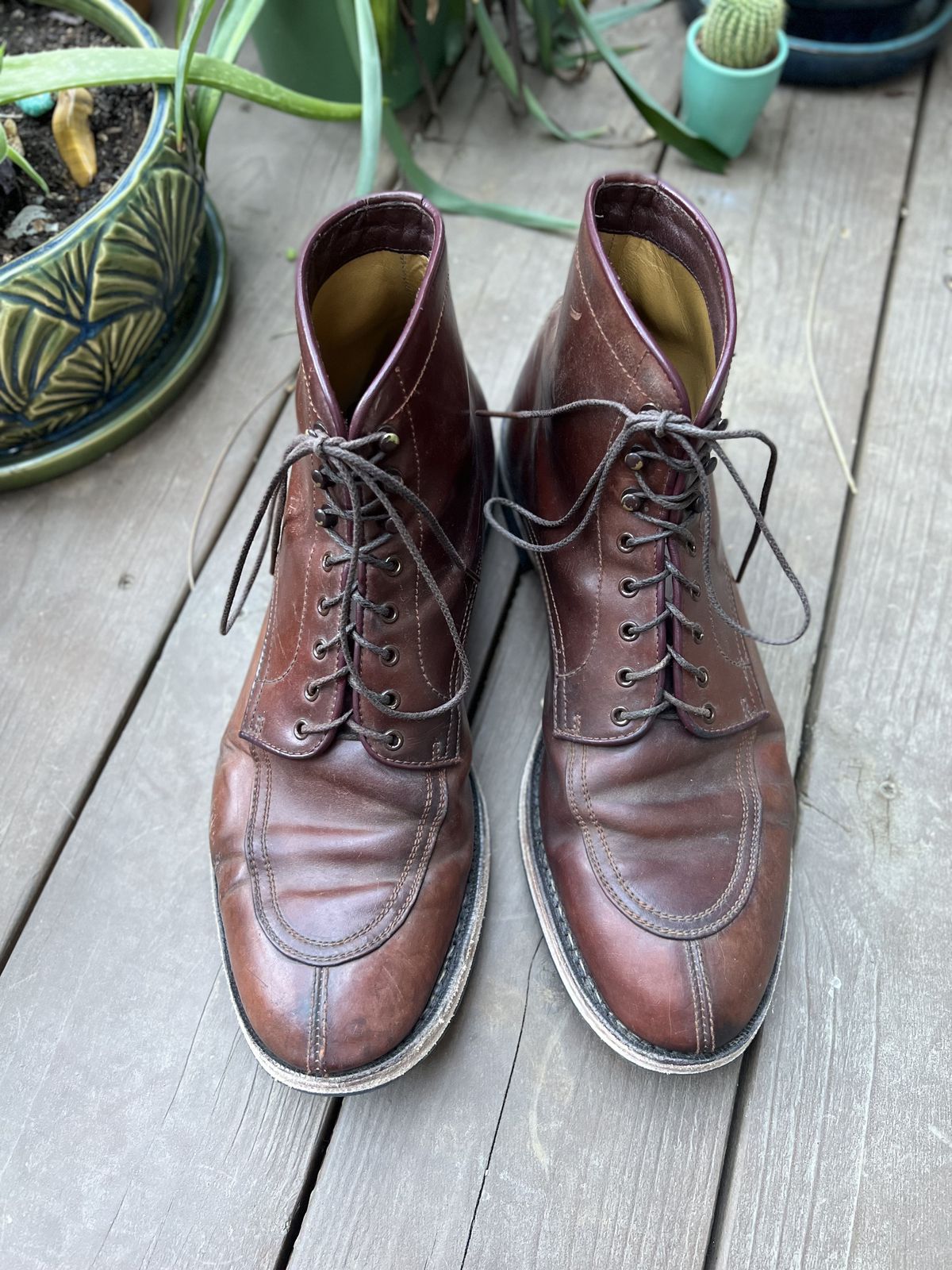 Photo by patinathunderdome on February 6, 2022 of the Makers U Mocca Blucher in Horween Color 4 Shell Cordovan.