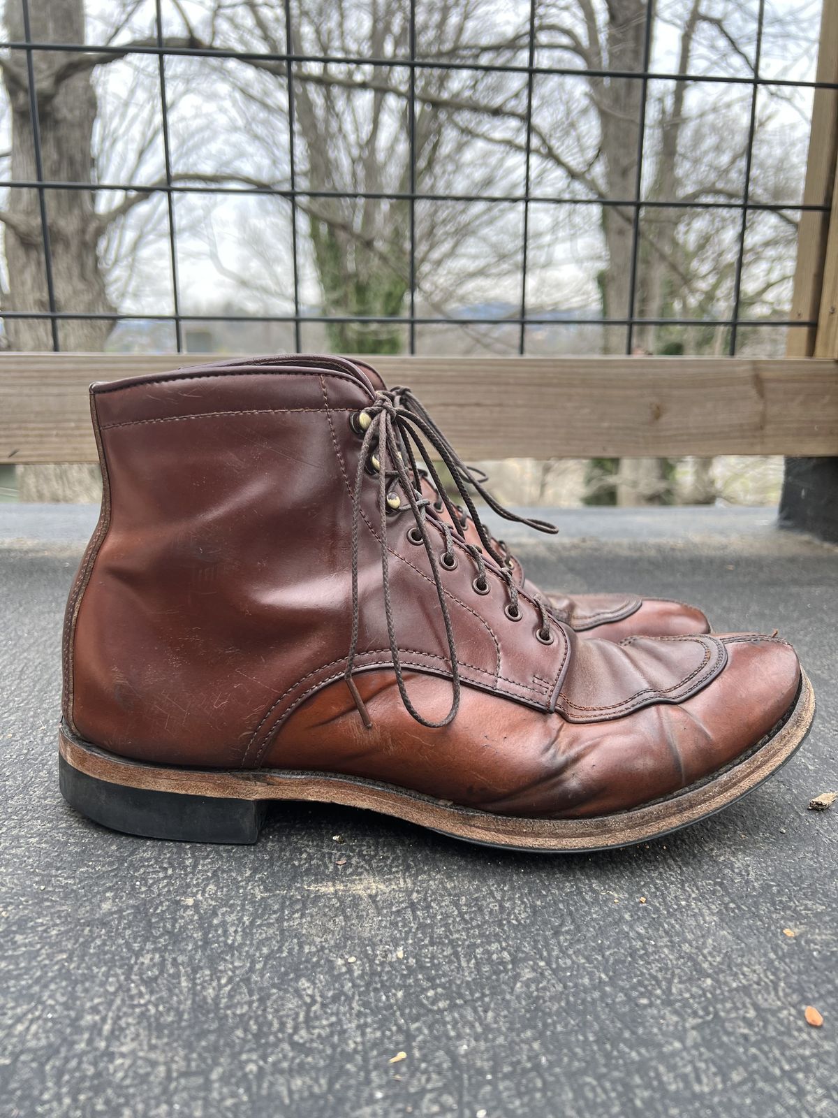 Photo by patinathunderdome on April 6, 2022 of the Makers U Mocca Blucher in Horween Color 4 Shell Cordovan.