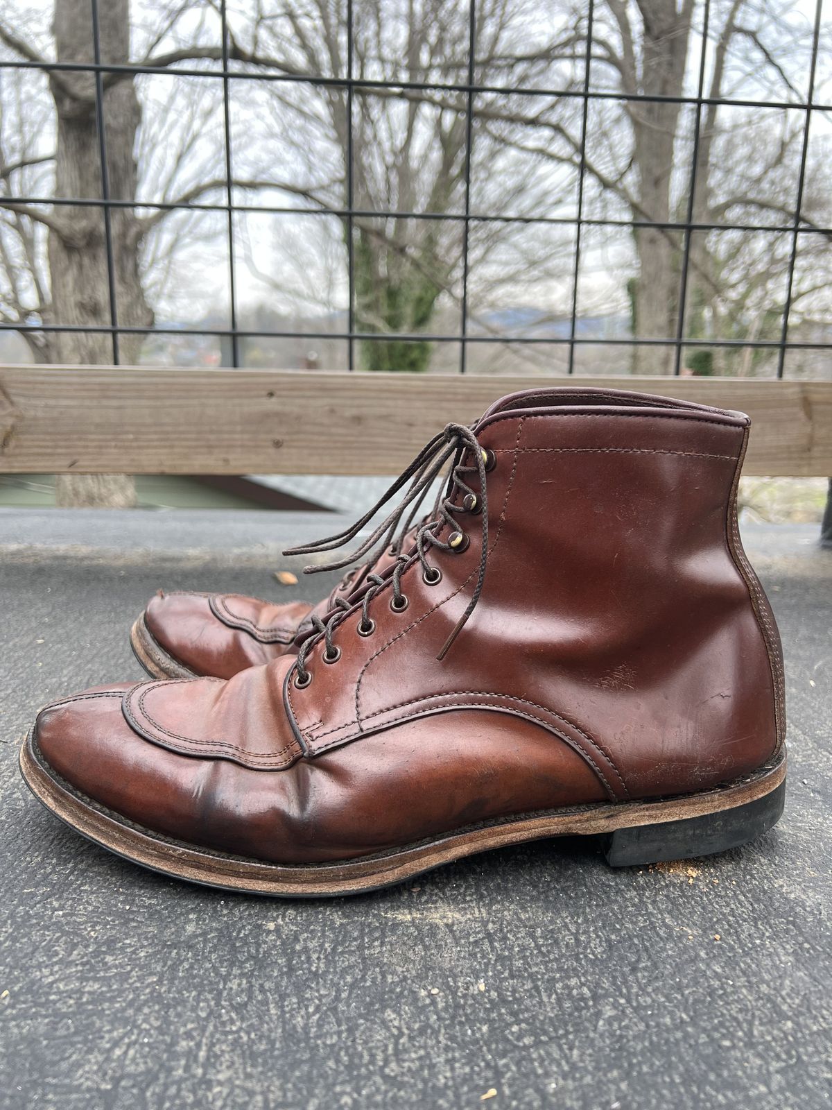 Photo by patinathunderdome on April 6, 2022 of the Makers U Mocca Blucher in Horween Color 4 Shell Cordovan.