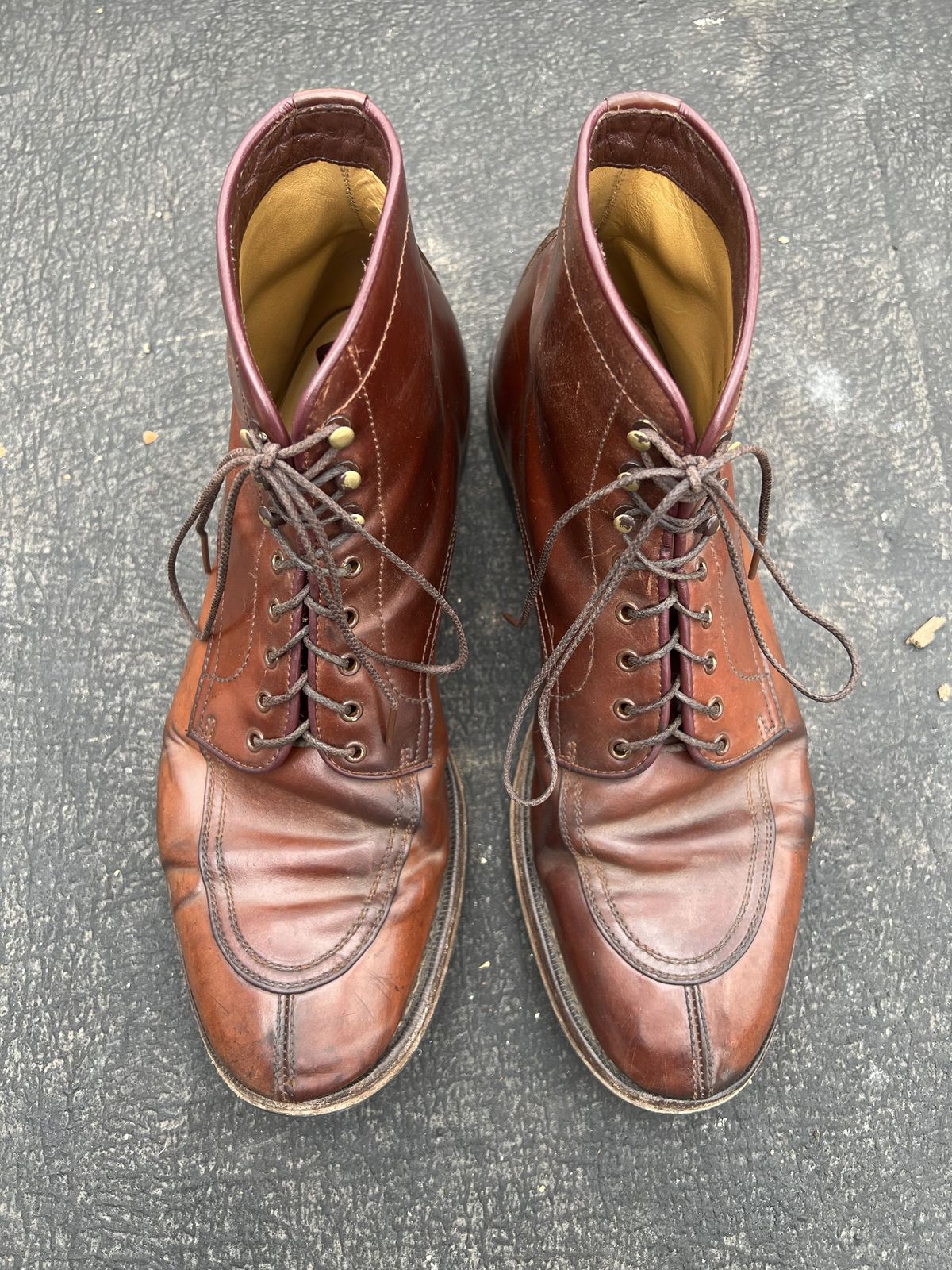 Photo by patinathunderdome on April 6, 2022 of the Makers U Mocca Blucher in Horween Color 4 Shell Cordovan.