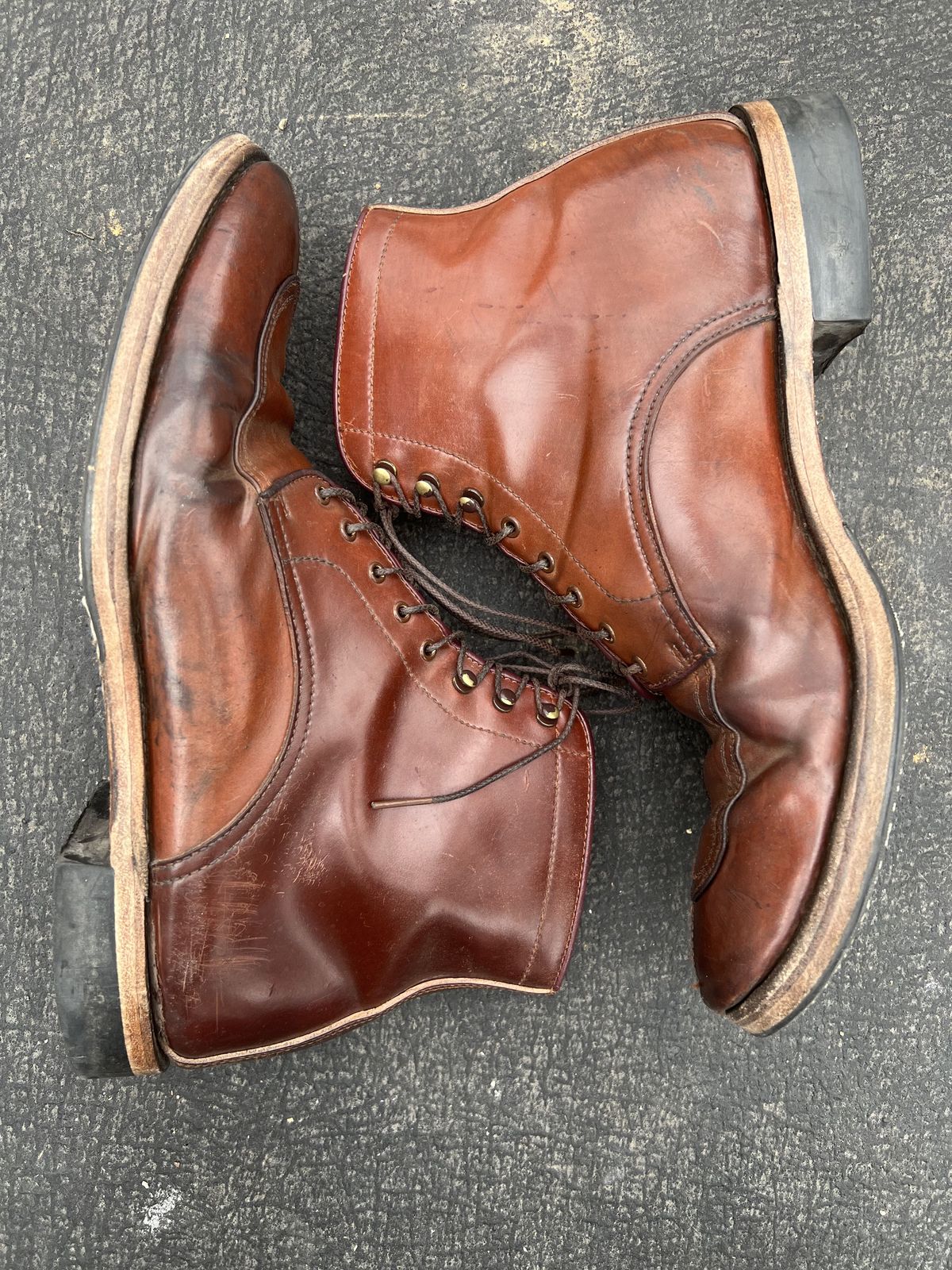 Photo by patinathunderdome on April 6, 2022 of the Makers U Mocca Blucher in Horween Color 4 Shell Cordovan.