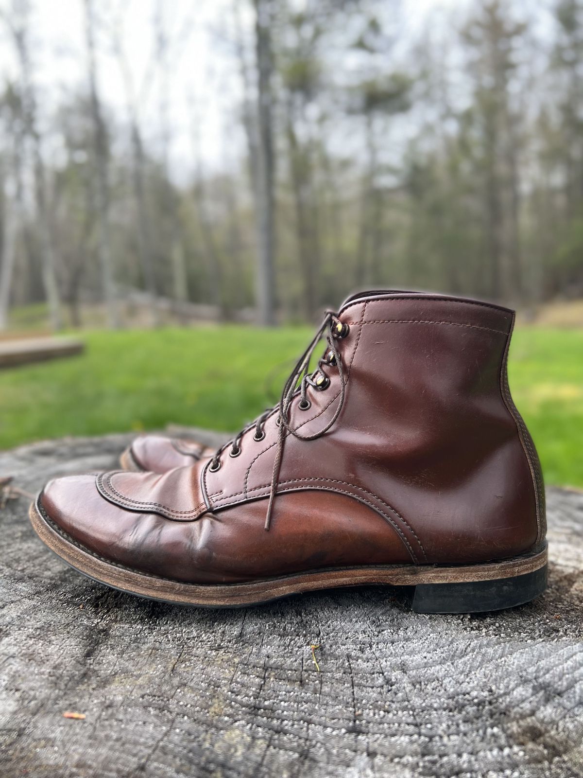 Photo by patinathunderdome on May 6, 2022 of the Makers U Mocca Blucher in Horween Color 4 Shell Cordovan.