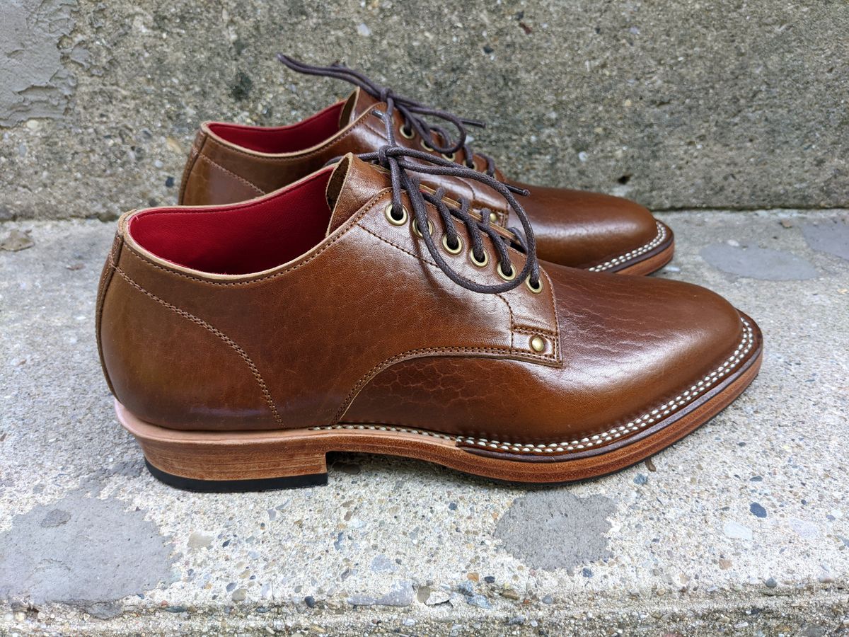 Photo by patinathunderdome on October 2, 2021 of the Benzein TDD-02 Derby in Shinki Brown Oiled Horsebutt.