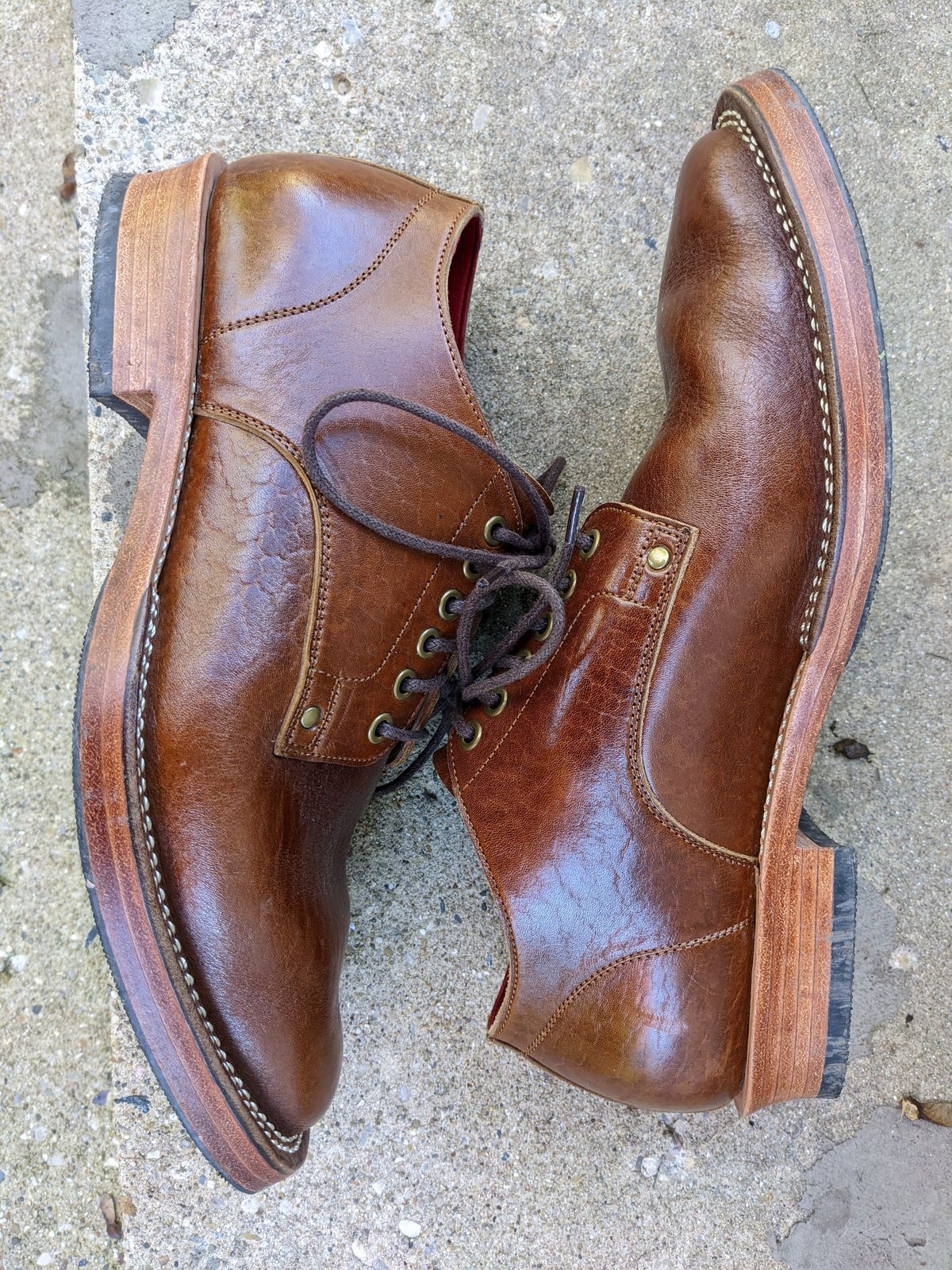 Photo by patinathunderdome on November 3, 2021 of the Benzein TDD-02 Derby in Shinki Brown Oiled Horsebutt.