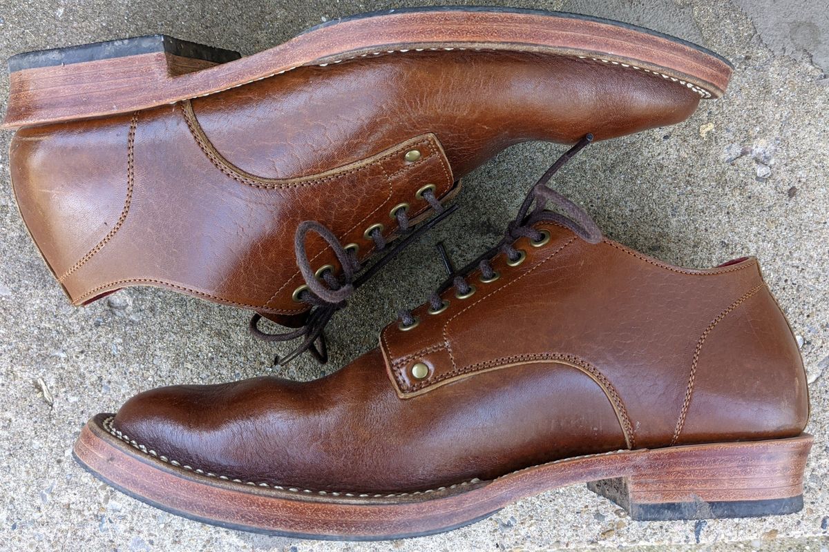 Photo by patinathunderdome on December 2, 2021 of the Benzein TDD-02 Derby in Shinki Brown Oiled Horsebutt.