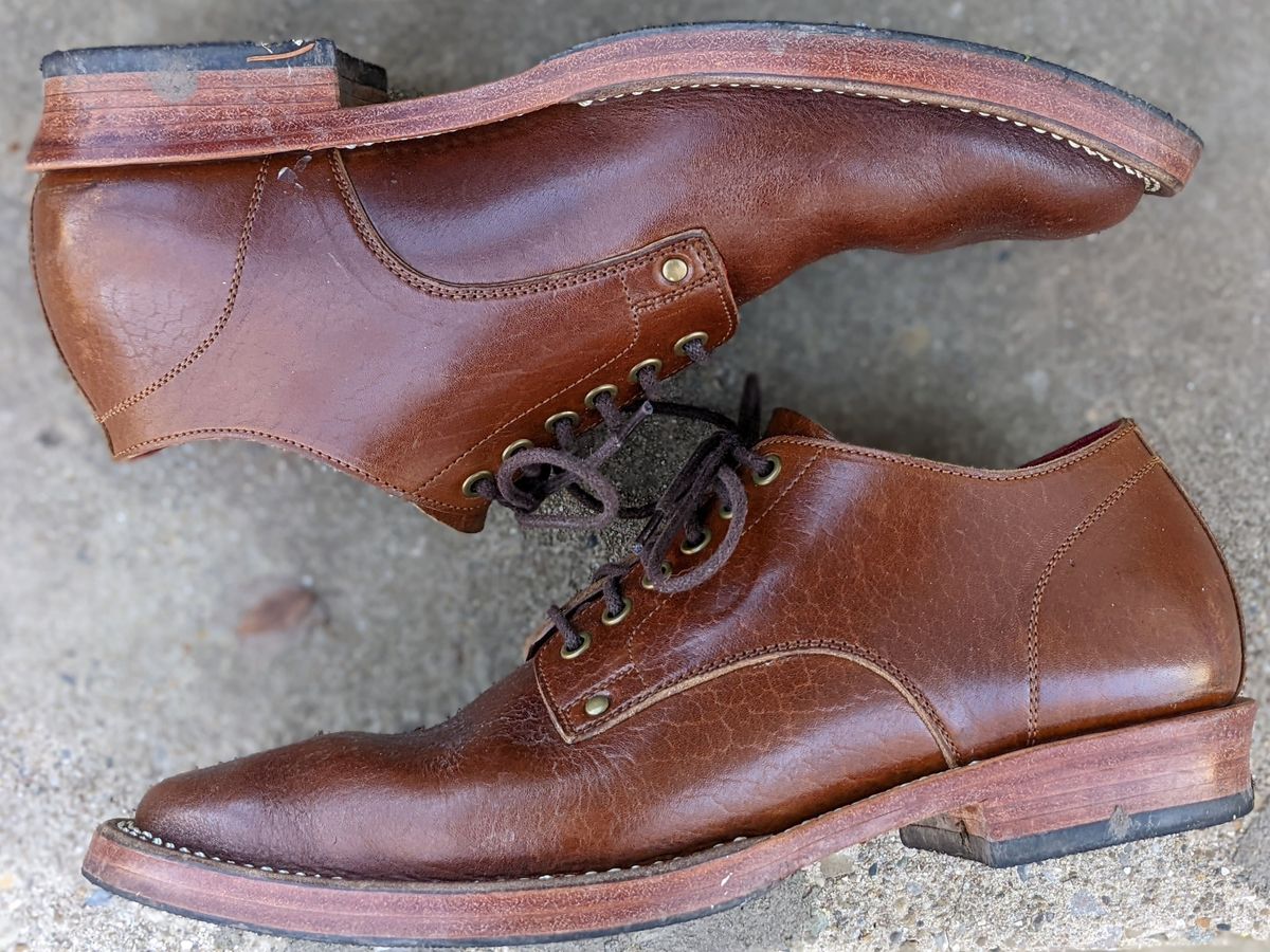 Photo by patinathunderdome on January 4, 2022 of the Benzein TDD-02 Derby in Shinki Brown Oiled Horsebutt.