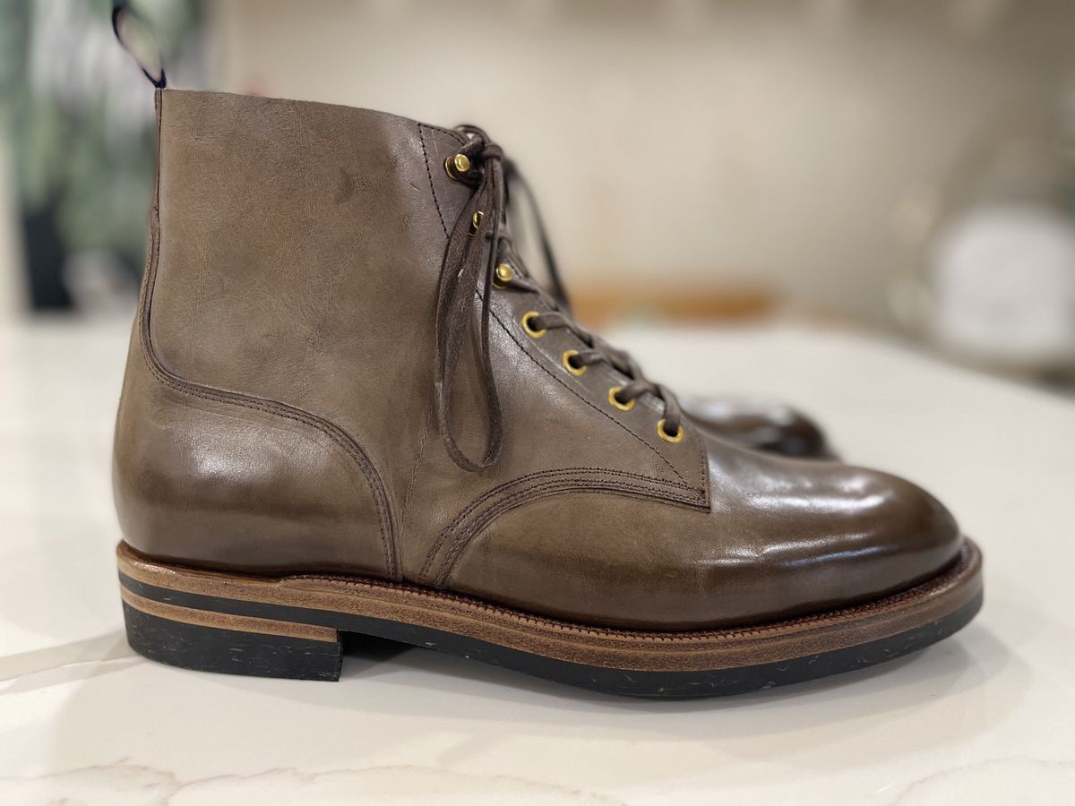 Photo by patinathunderdome on November 1, 2021 of the Iron Boots The Chosen One in Natural Italy Waxed Bullhide.