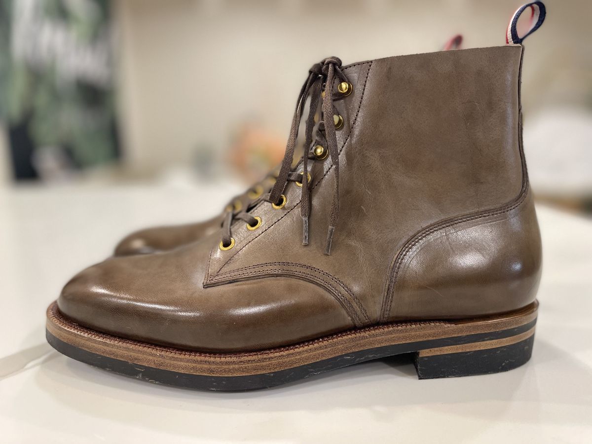 Photo by patinathunderdome on November 1, 2021 of the Iron Boots The Chosen One in Natural Italy Waxed Bullhide.