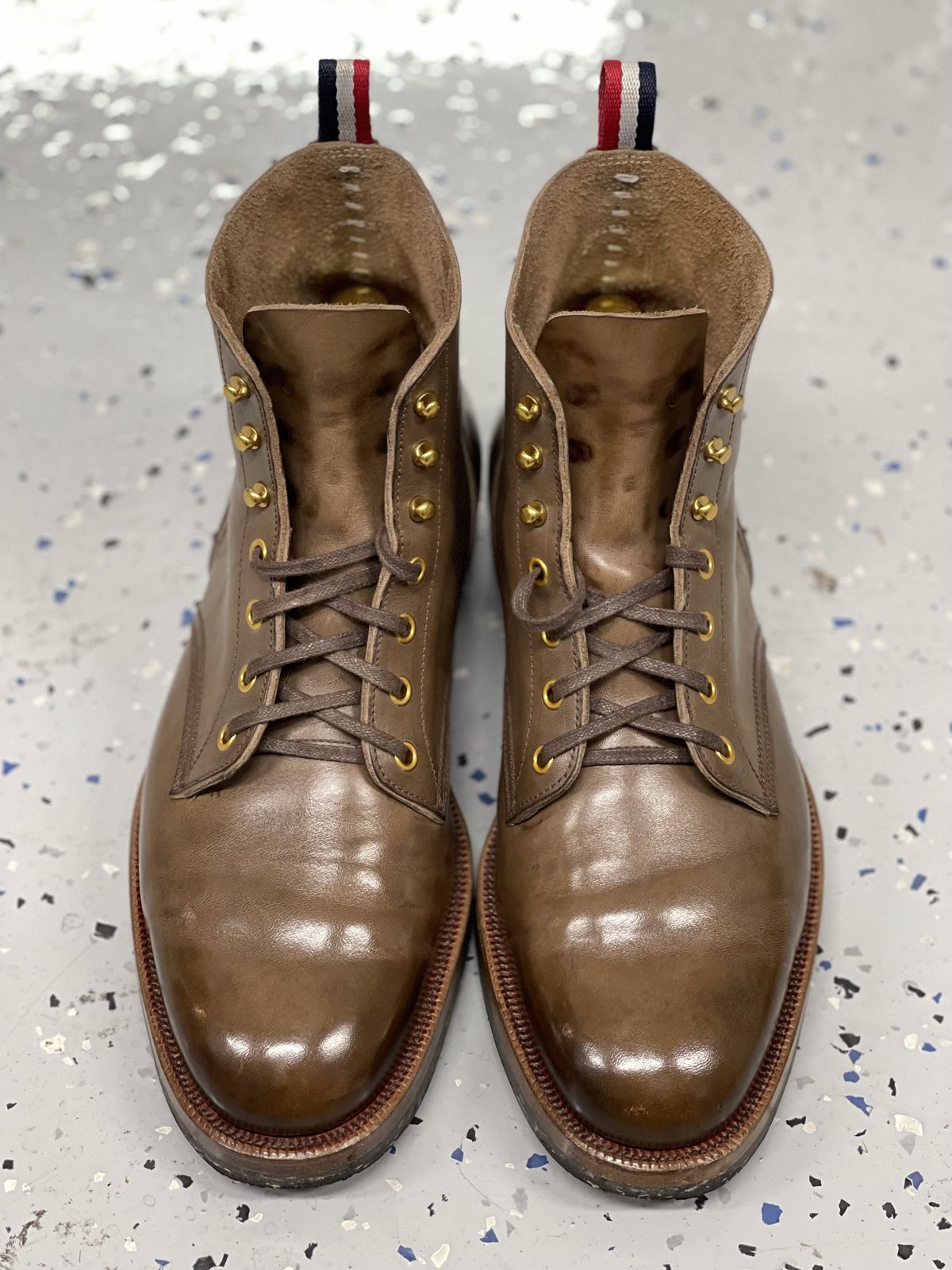 Photo by patinathunderdome on December 1, 2021 of the Iron Boots The Chosen One in Natural Italy Waxed Bullhide.