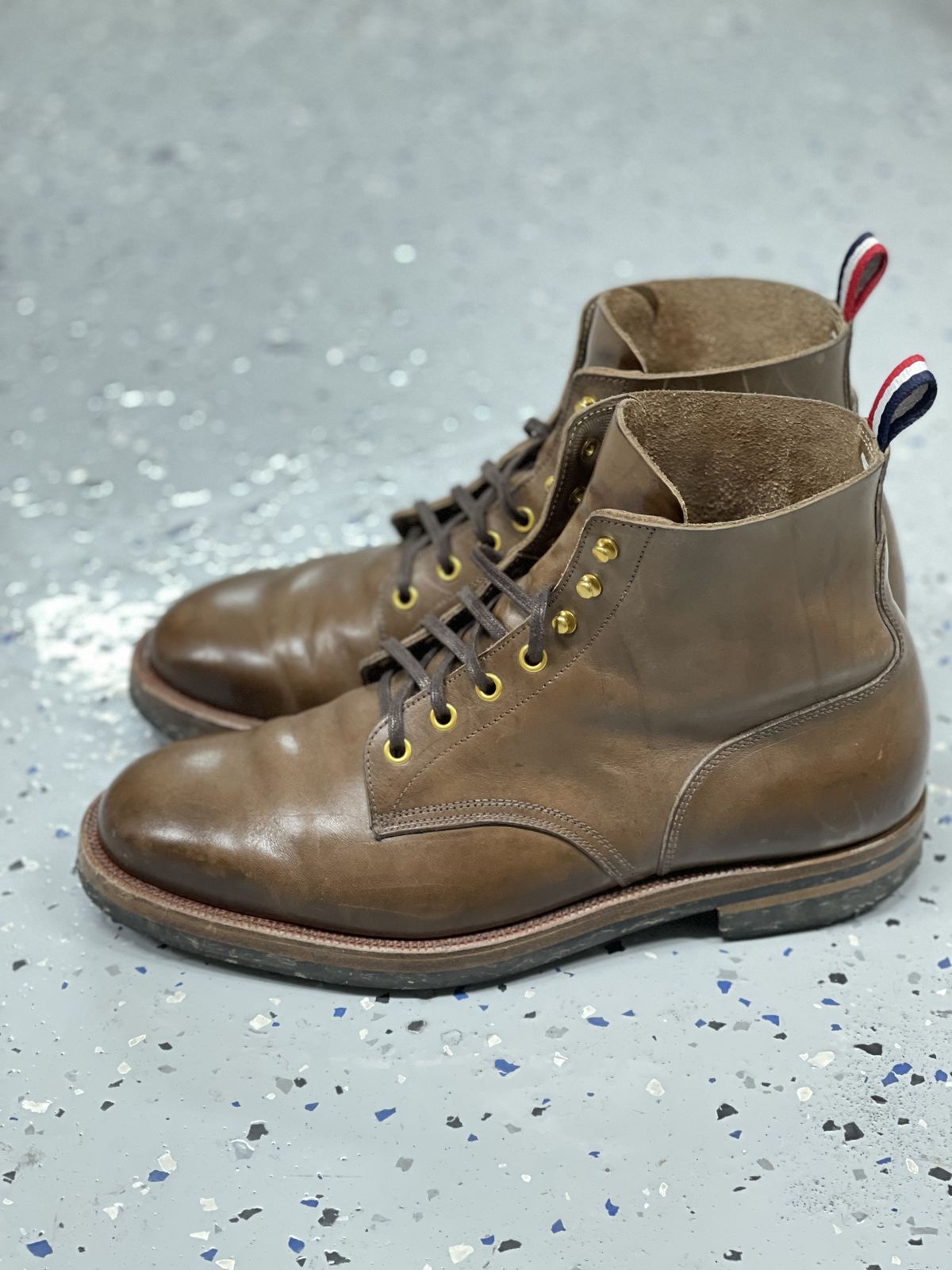 Photo by patinathunderdome on February 3, 2022 of the Iron Boots The Chosen One in Natural Italy Waxed Bullhide.