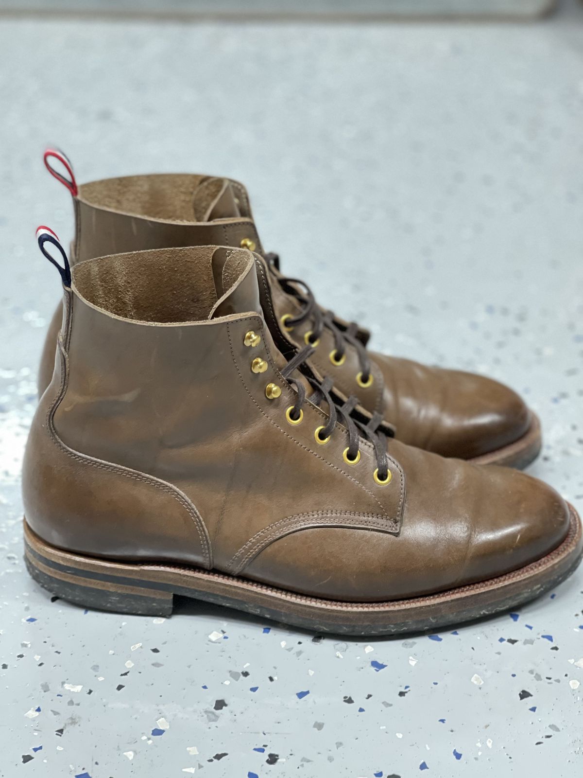 Photo by patinathunderdome on February 3, 2022 of the Iron Boots The Chosen One in Natural Italy Waxed Bullhide.