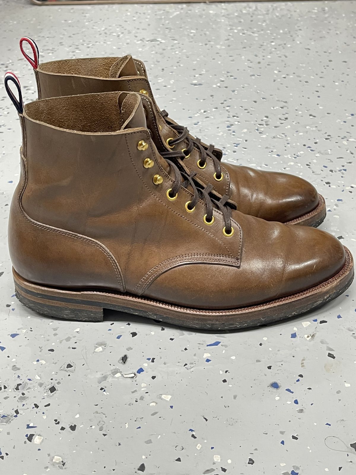 Photo by patinathunderdome on March 3, 2022 of the Iron Boots The Chosen One in Natural Italy Waxed Bullhide.