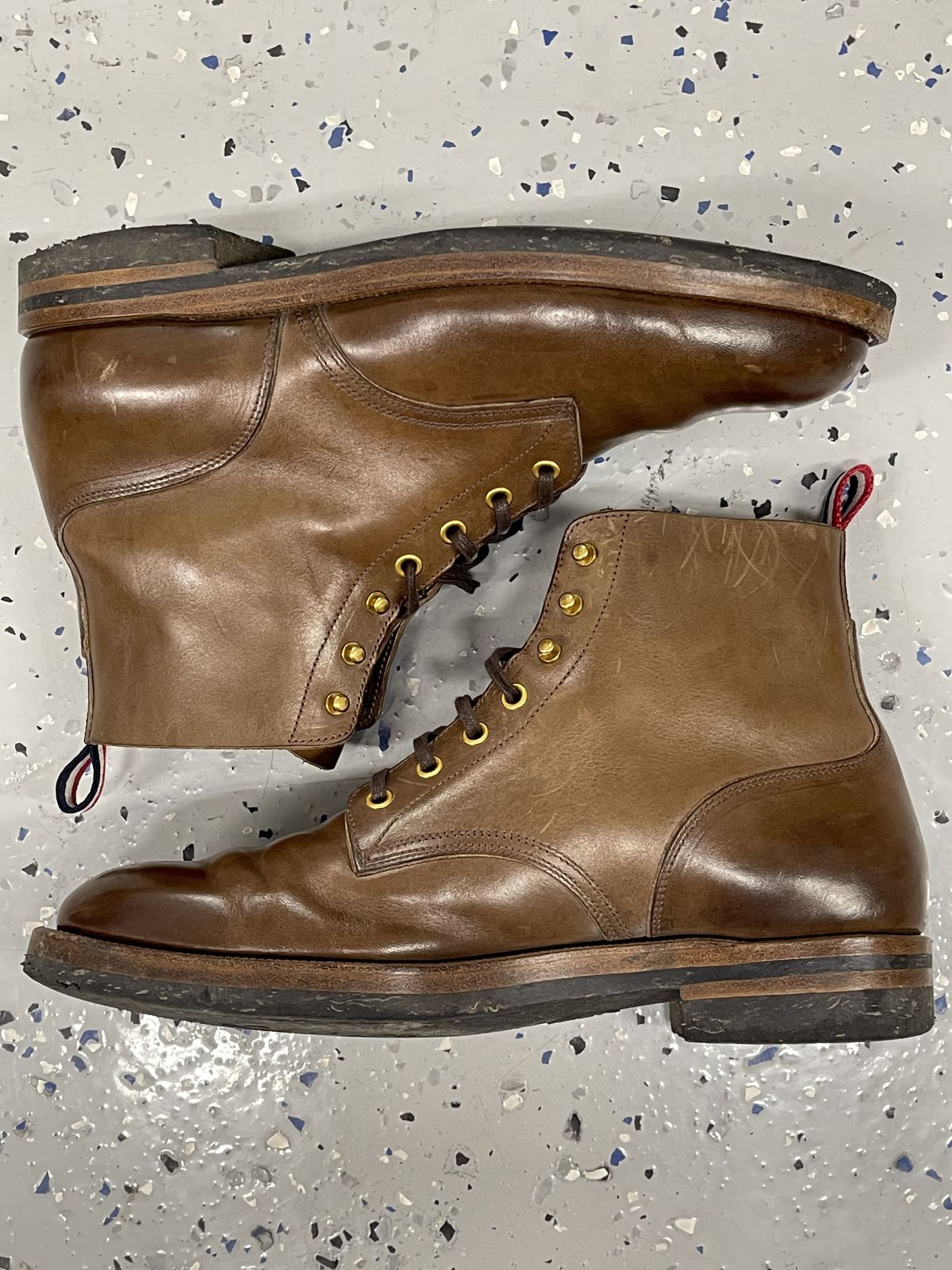 Photo by patinathunderdome on March 3, 2022 of the Iron Boots The Chosen One in Natural Italy Waxed Bullhide.