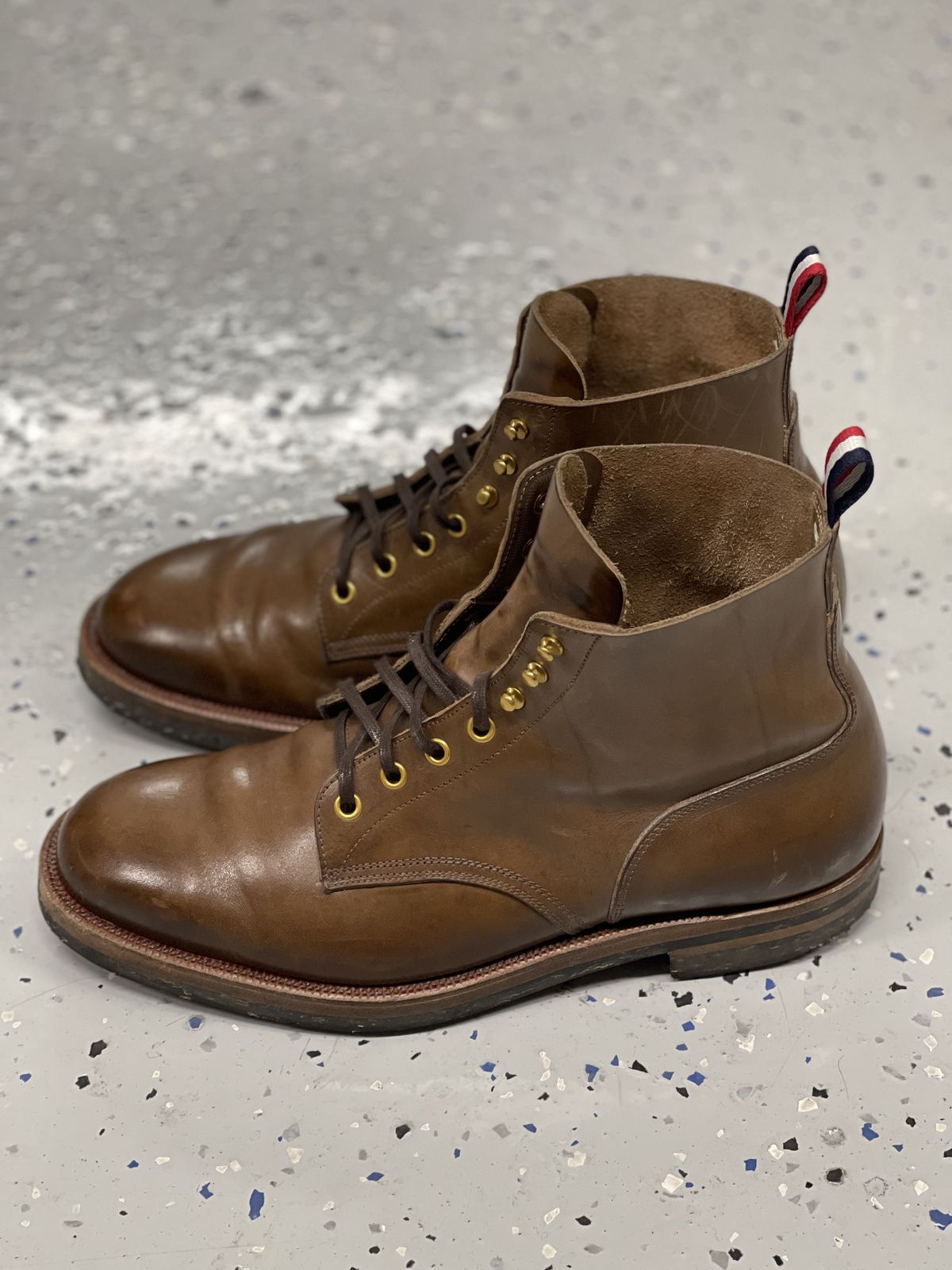 Photo by patinathunderdome on March 3, 2022 of the Iron Boots The Chosen One in Natural Italy Waxed Bullhide.