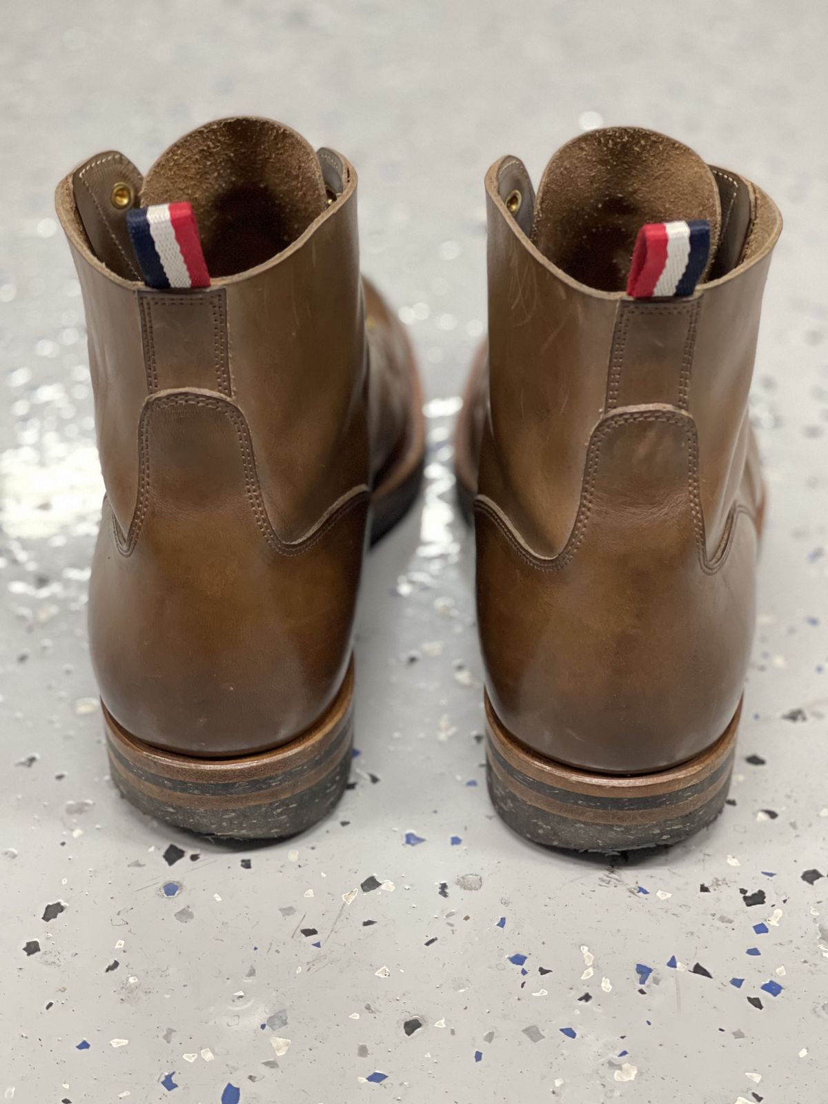 Photo by patinathunderdome on March 3, 2022 of the Iron Boots The Chosen One in Natural Italy Waxed Bullhide.