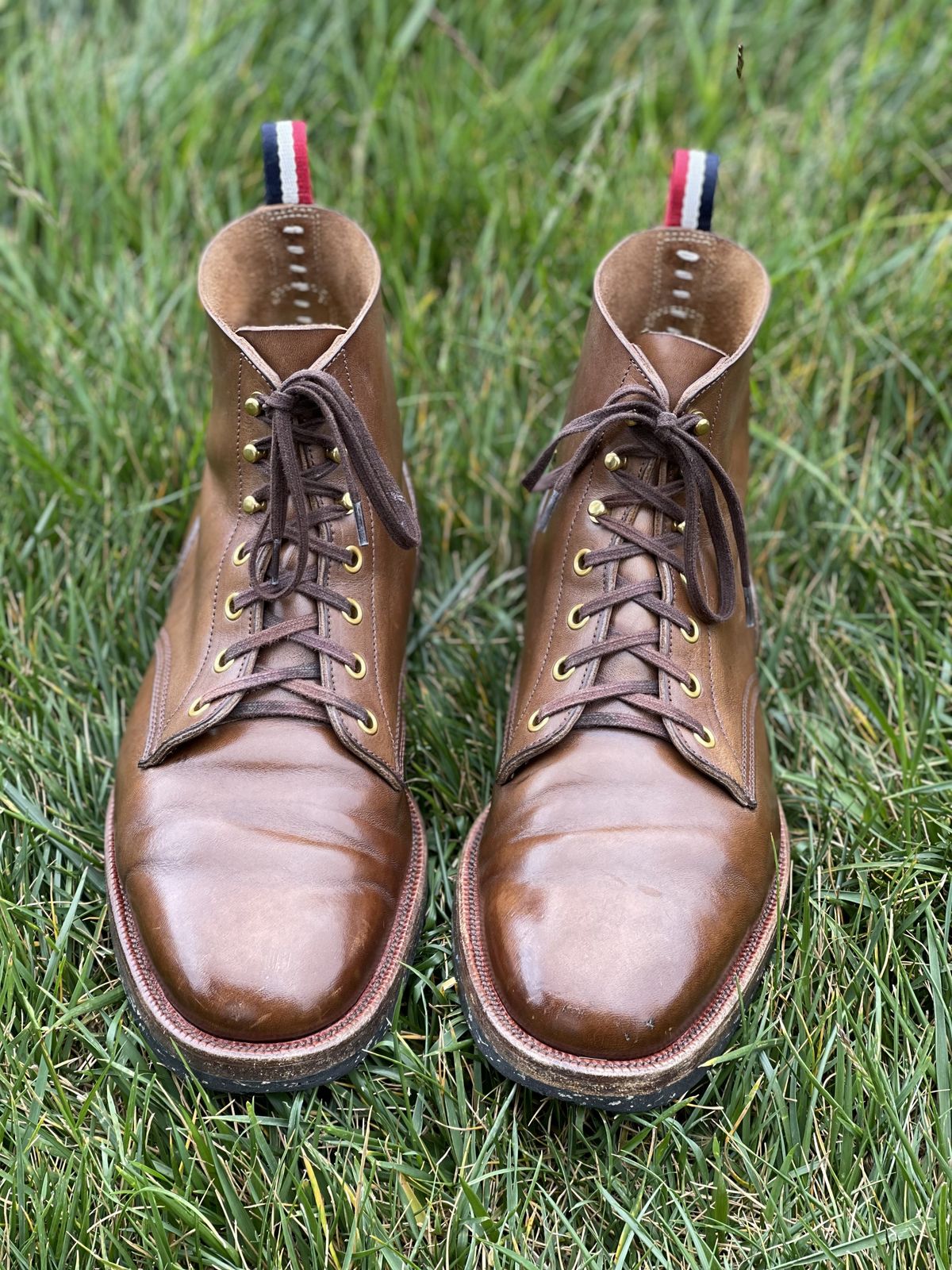 Photo by patinathunderdome on May 5, 2022 of the Iron Boots The Chosen One in Natural Italy Waxed Bullhide.