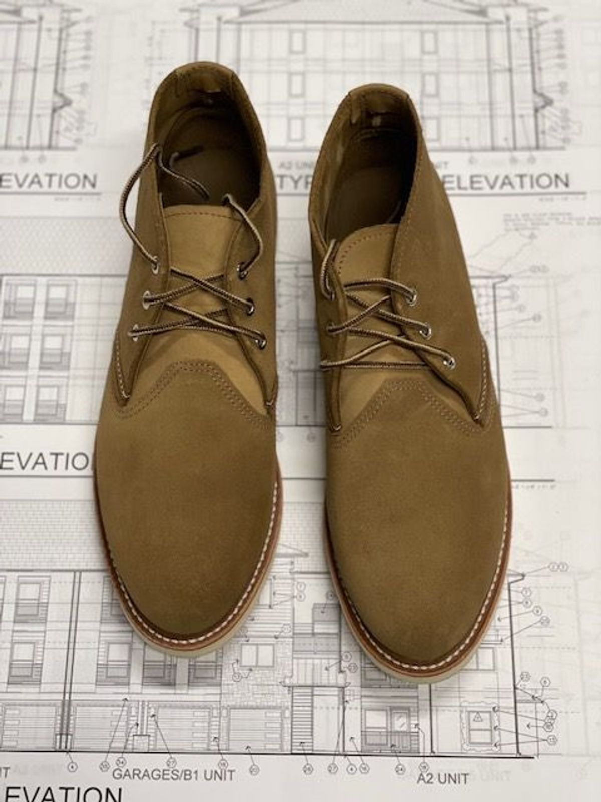 Photo by patinathunderdome on October 1, 2021 of the Red Wing Work Chukka in S.B. Foot Olive Mohave Roughout.