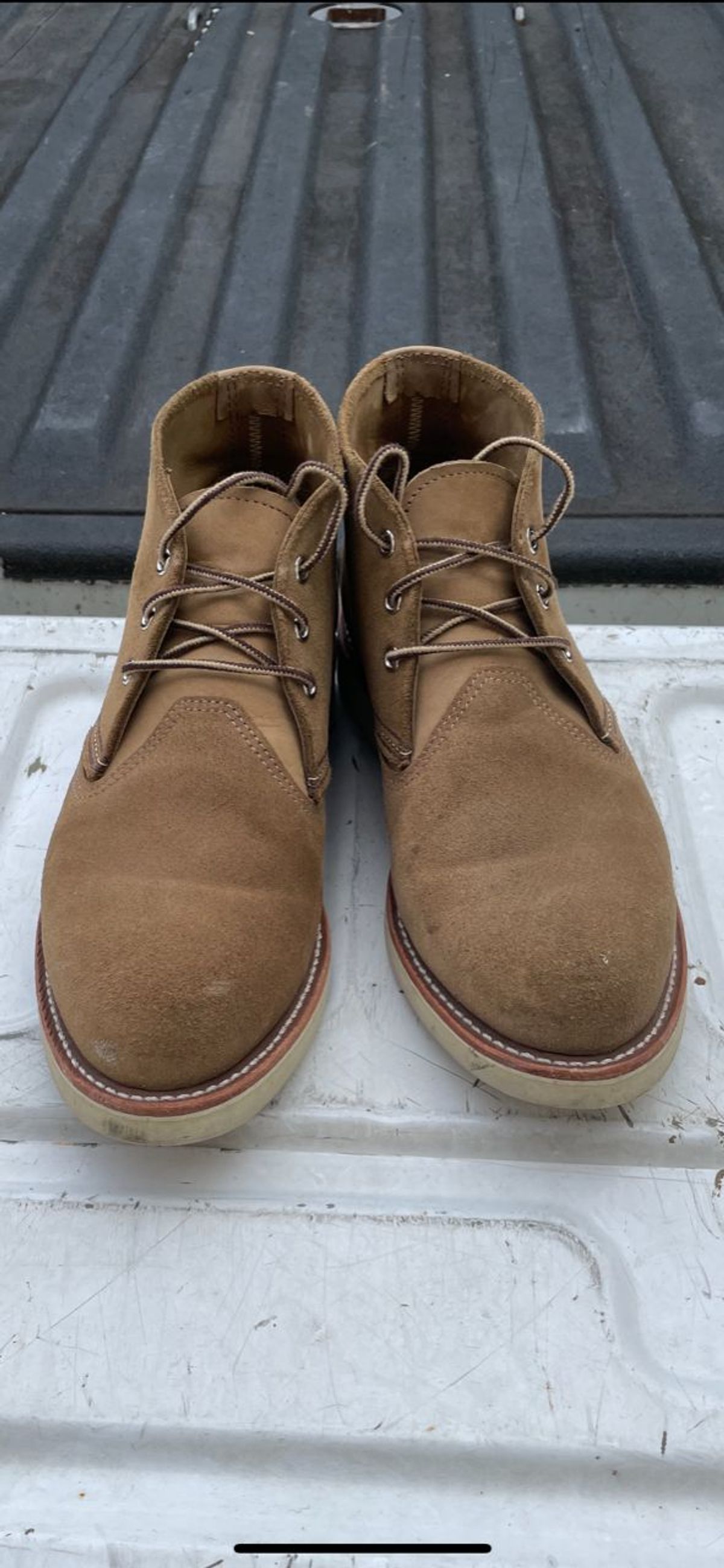 Photo by patinathunderdome on November 5, 2021 of the Red Wing Work Chukka in S.B. Foot Olive Mohave Roughout.