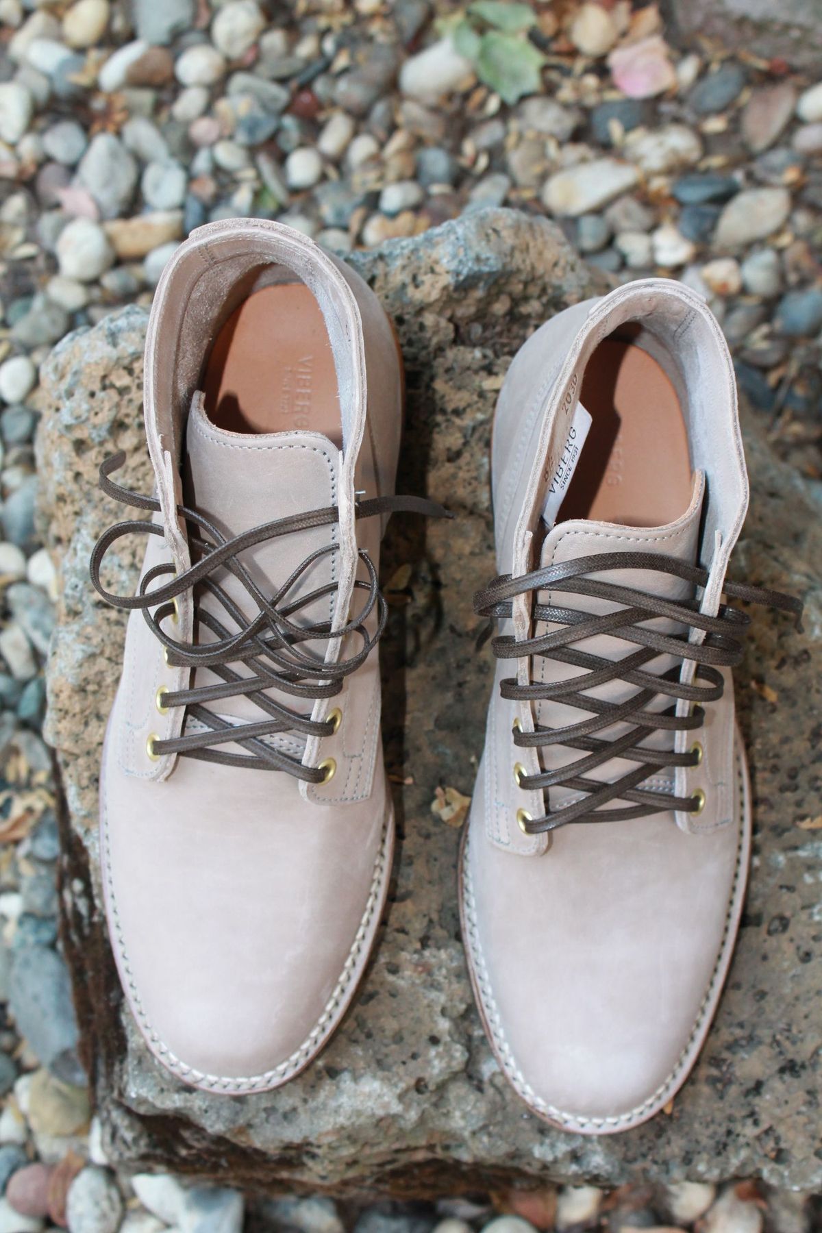 Photo by patinathunderdome on October 1, 2021 of the Viberg Service Boot in Maryam Light Grey Horsebutt.