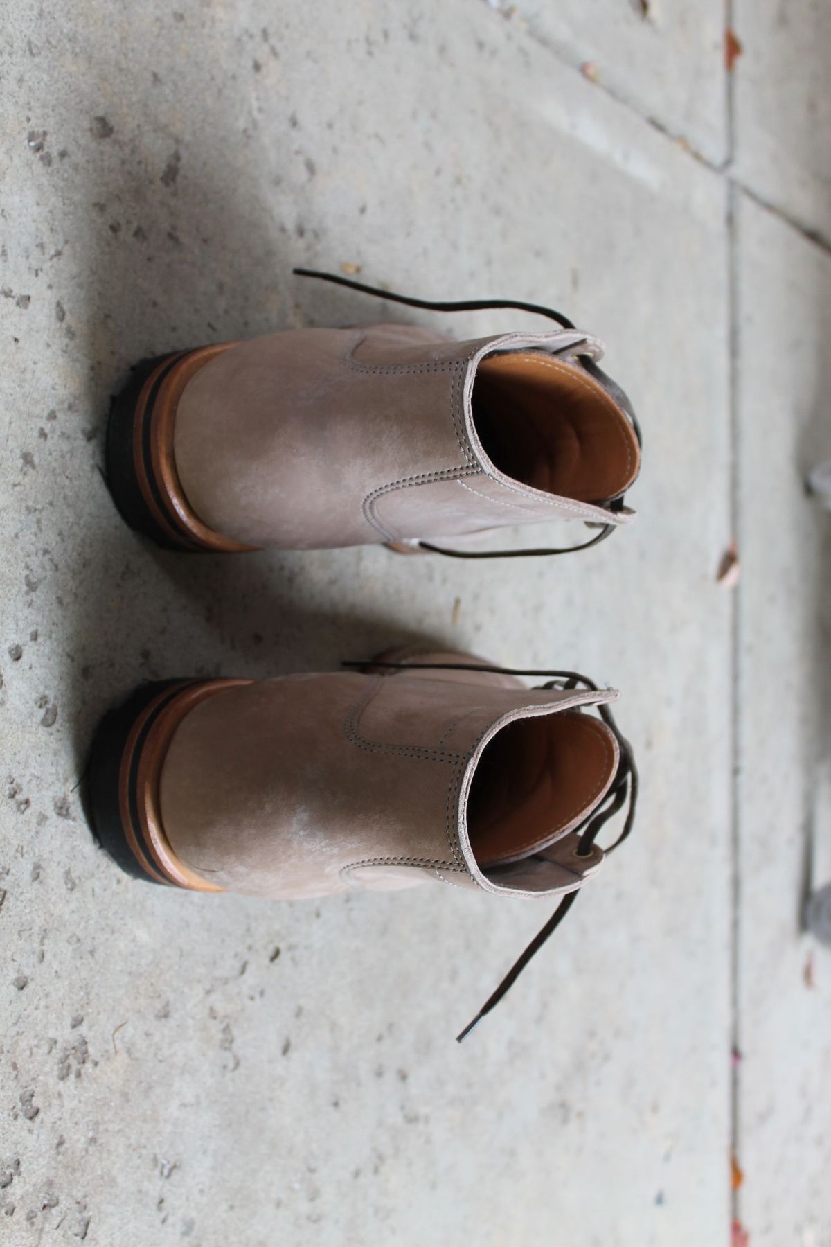 Photo by patinathunderdome on November 1, 2021 of the Viberg Service Boot in Maryam Light Grey Horsebutt.