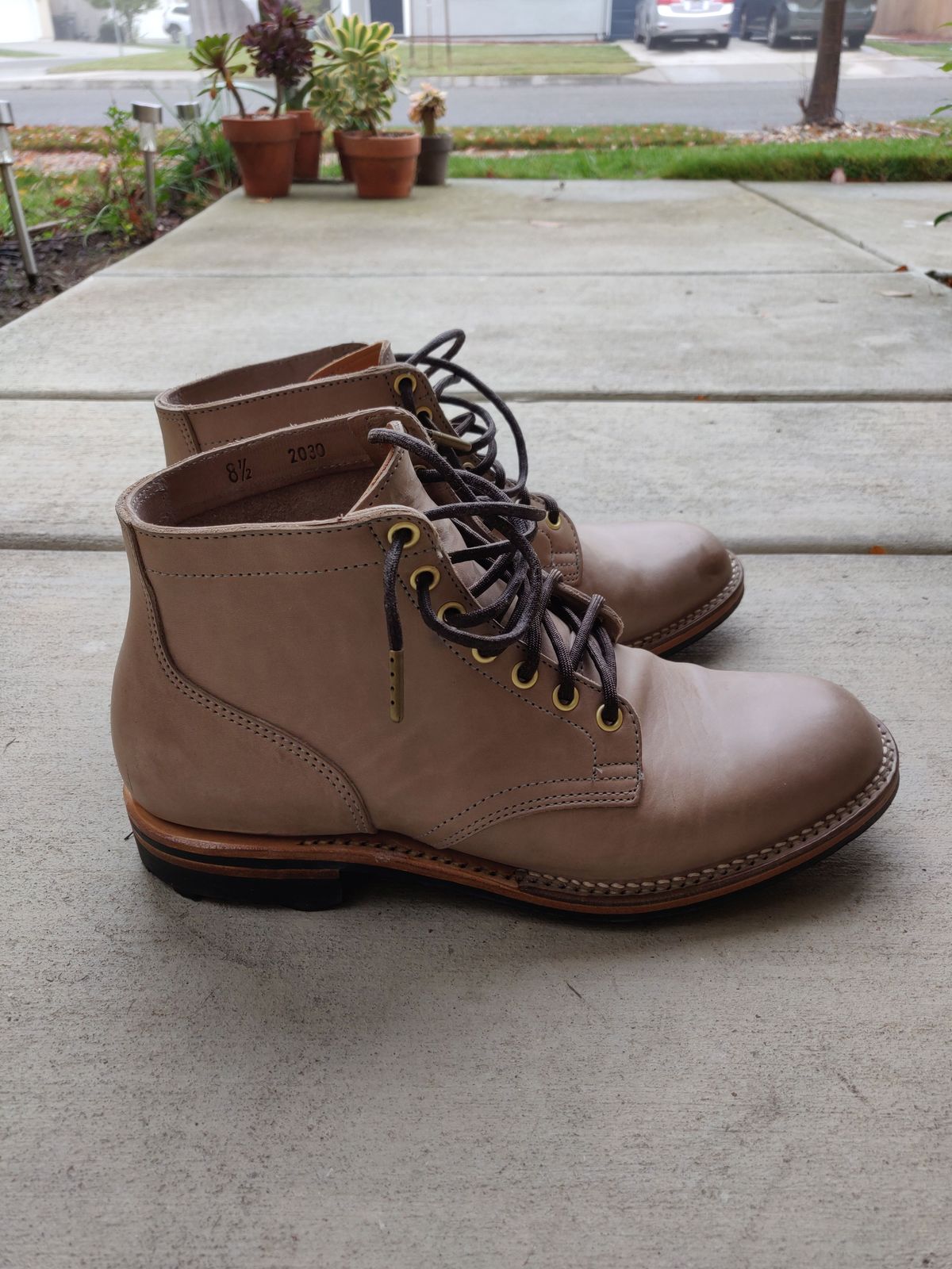 Photo by patinathunderdome on December 4, 2021 of the Viberg Service Boot in Maryam Light Grey Horsebutt.