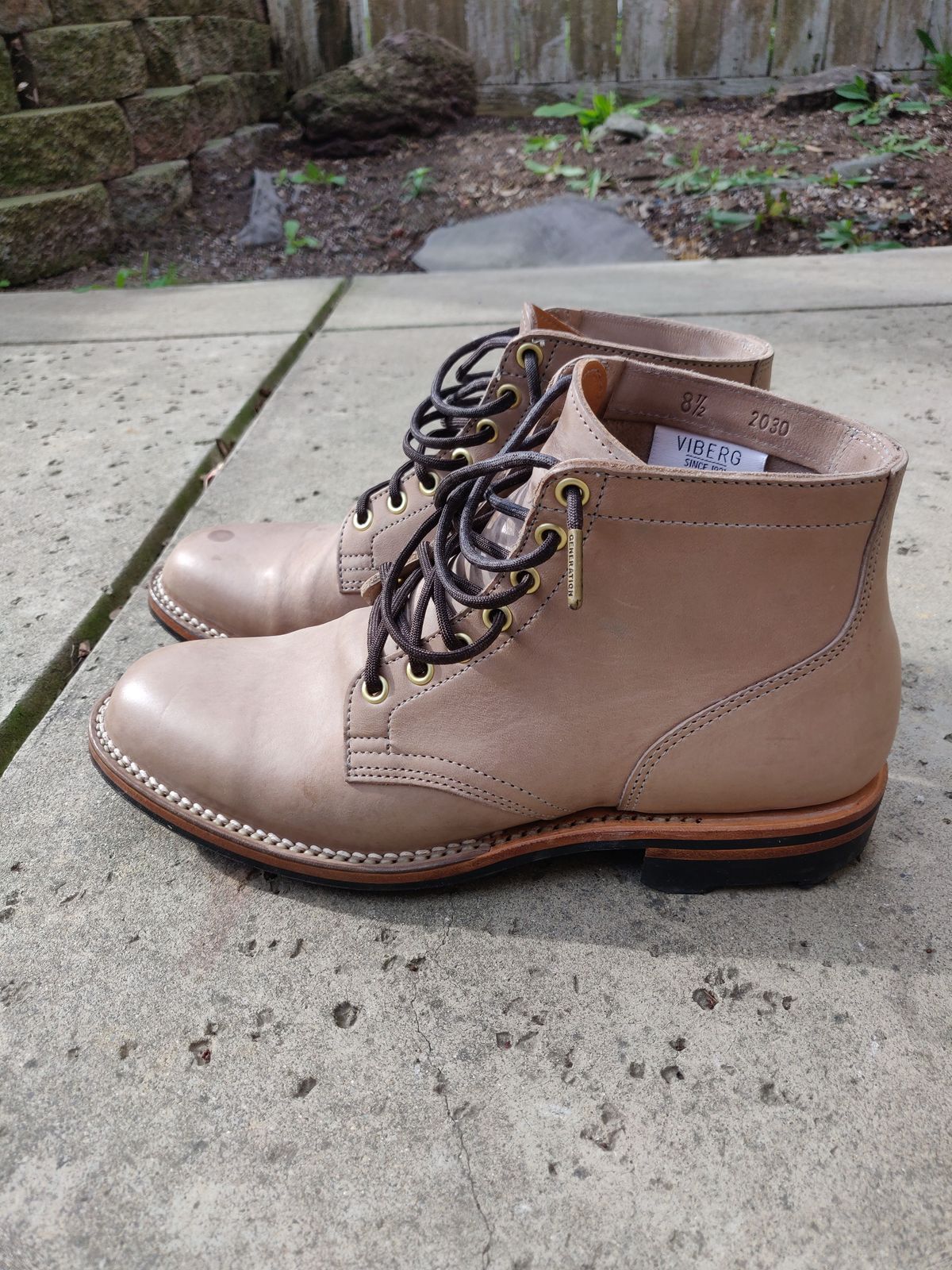 Photo by patinathunderdome on February 4, 2022 of the Viberg Service Boot in Maryam Light Grey Horsebutt.