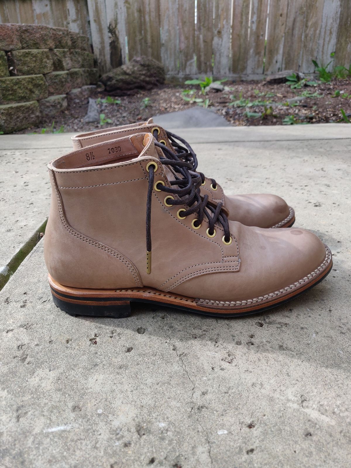 Photo by patinathunderdome on February 4, 2022 of the Viberg Service Boot in Maryam Light Grey Horsebutt.