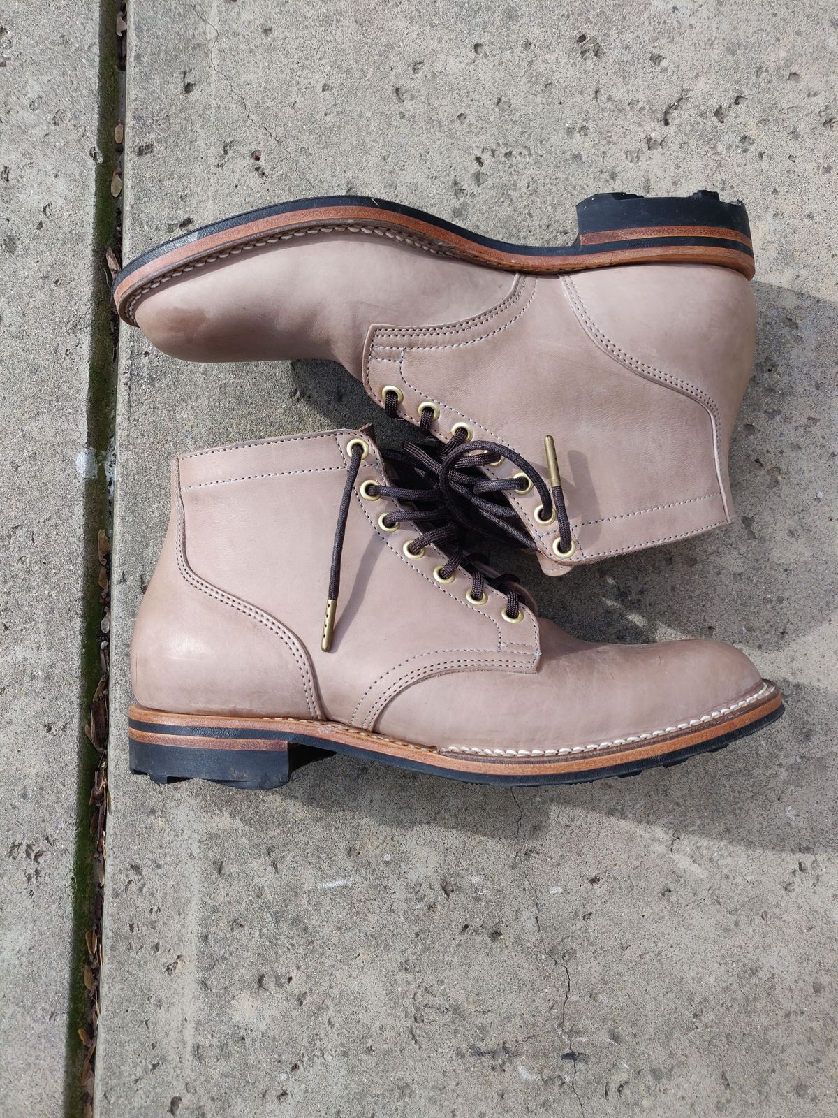 Photo by patinathunderdome on February 4, 2022 of the Viberg Service Boot in Maryam Light Grey Horsebutt.