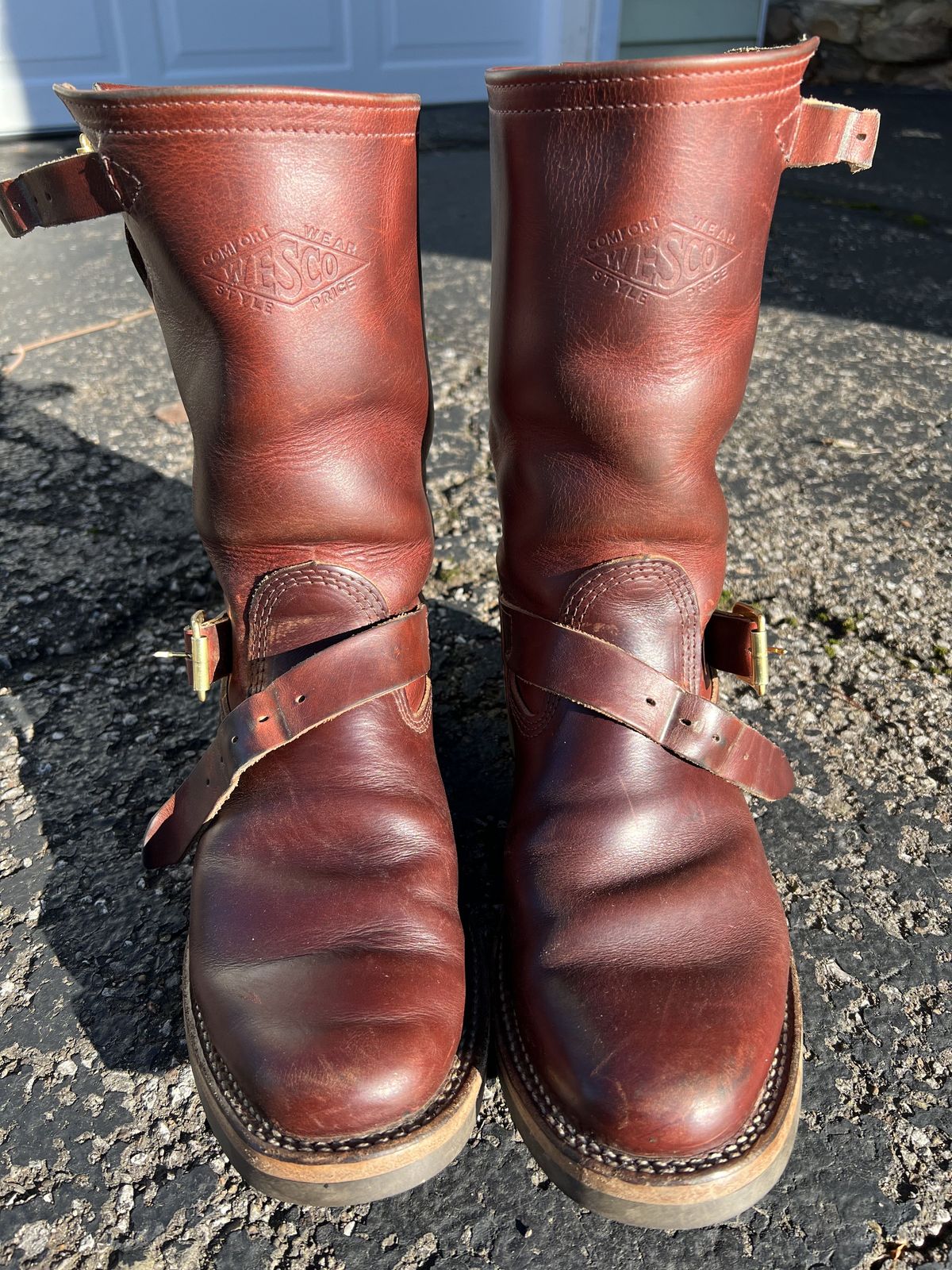 Photo by patinathunderdome on January 4, 2022 of the Wesco Mister Lou in Horween Umber Chromexcel.
