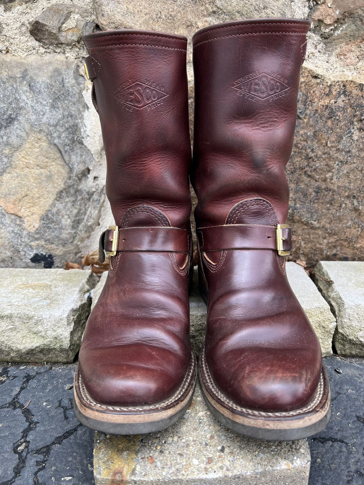 Photo by patinathunderdome on April 1, 2022 of the Wesco Mister Lou in Horween Umber Chromexcel.