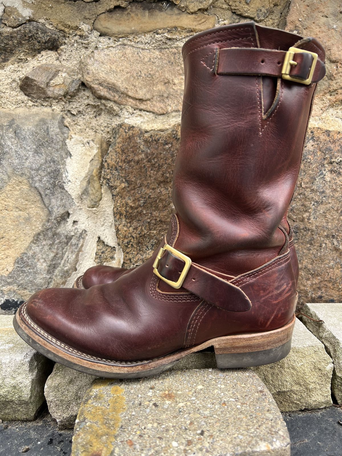 Photo by patinathunderdome on April 1, 2022 of the Wesco Mister Lou in Horween Umber Chromexcel.