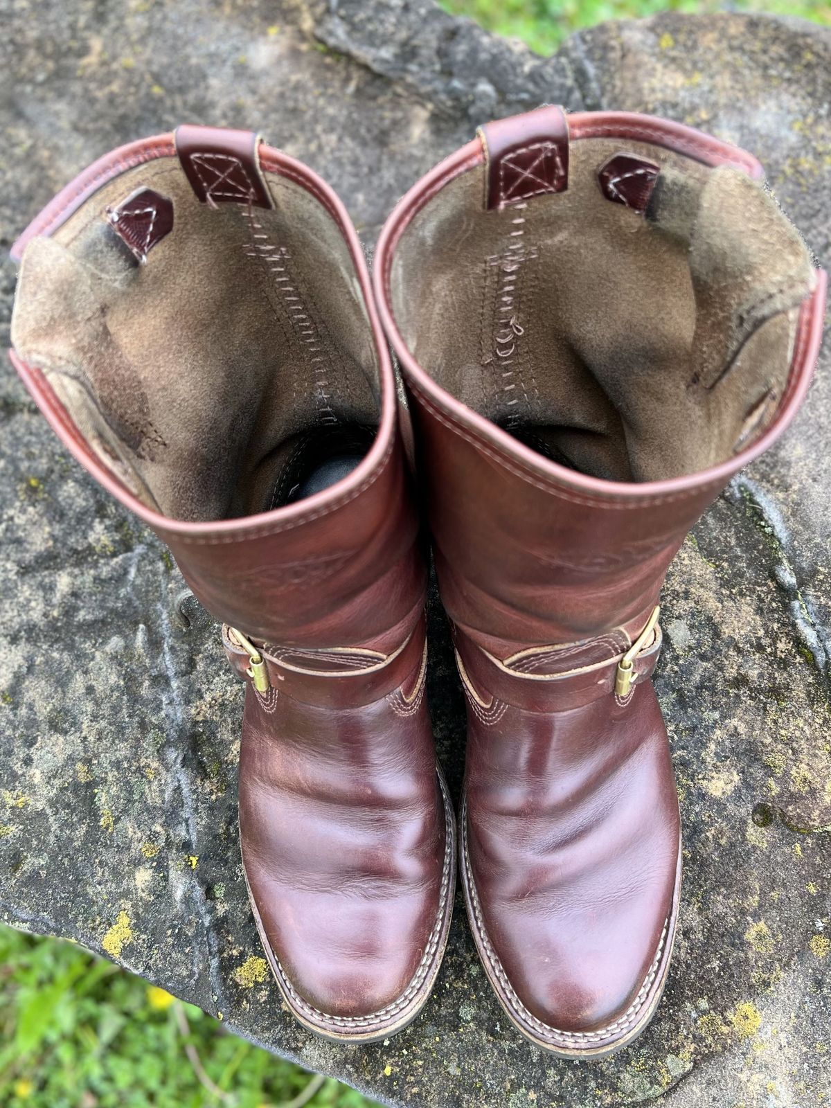 Photo by patinathunderdome on May 5, 2022 of the Wesco Mister Lou in Horween Umber Chromexcel.