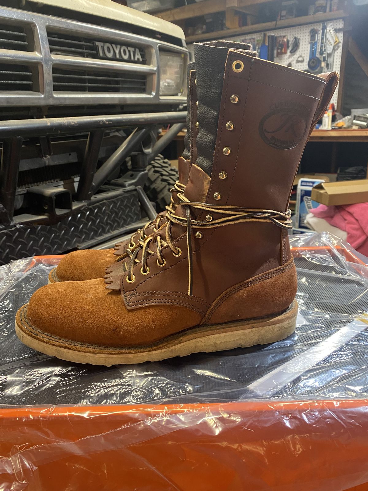 Photo by patinathunderdome on January 6, 2022 of the JK Boots Forefront in Seidel Redwood Oil Tan Roughout.