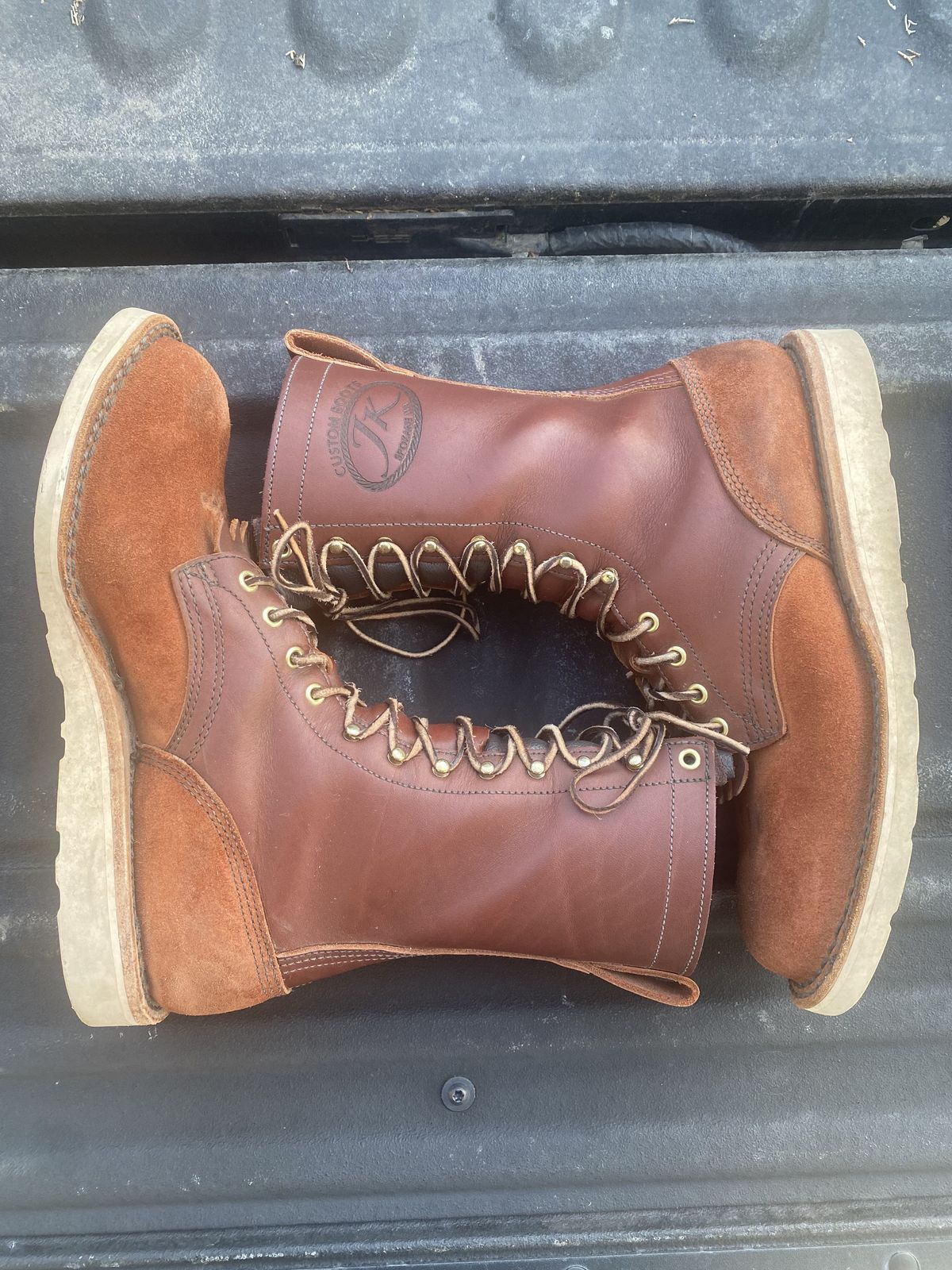 Photo by patinathunderdome on February 5, 2022 of the JK Boots Forefront in Seidel Redwood Oil Tan Roughout.