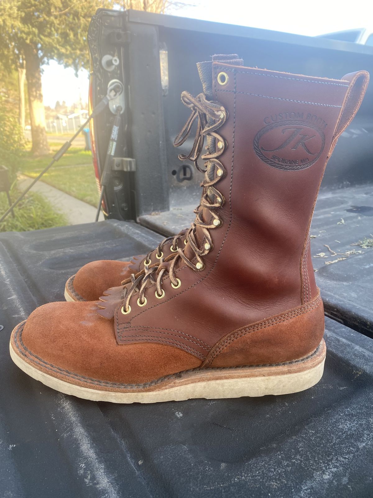 Photo by patinathunderdome on February 5, 2022 of the JK Boots Forefront in Seidel Redwood Oil Tan Roughout.