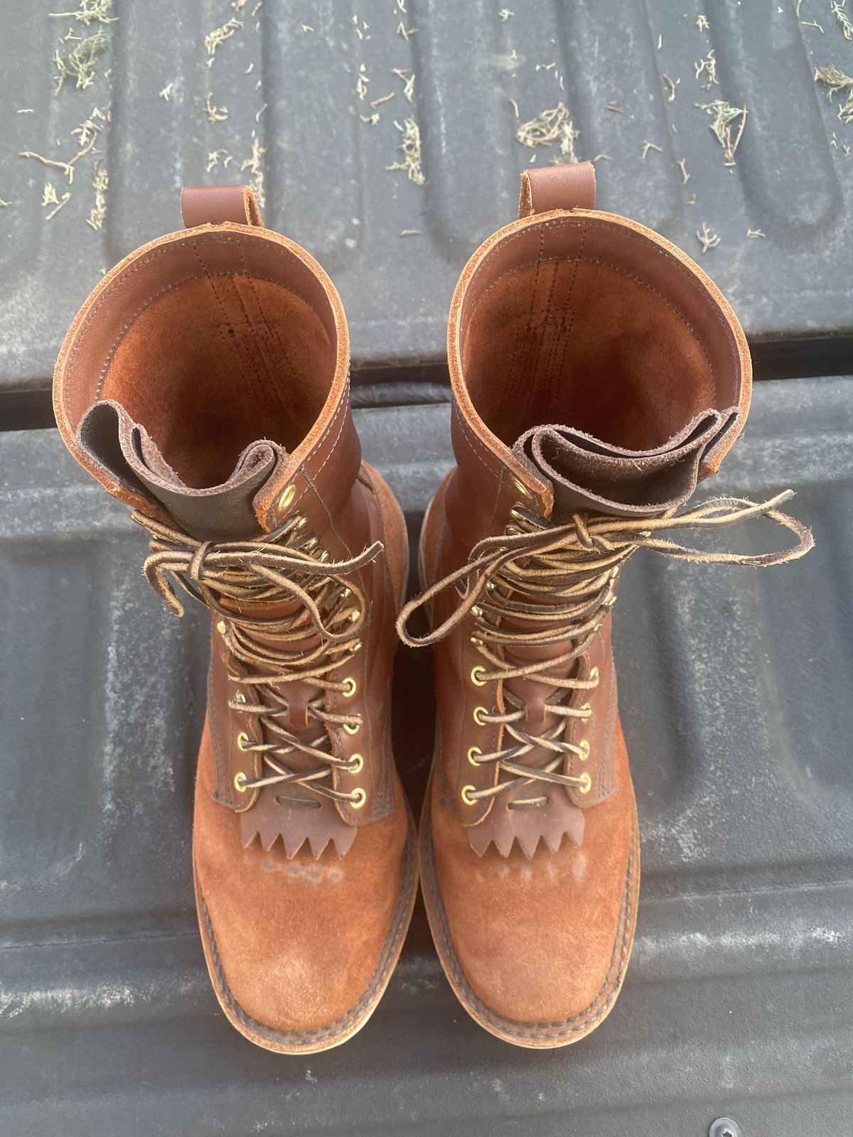 Photo by patinathunderdome on February 5, 2022 of the JK Boots Forefront in Seidel Redwood Oil Tan Roughout.