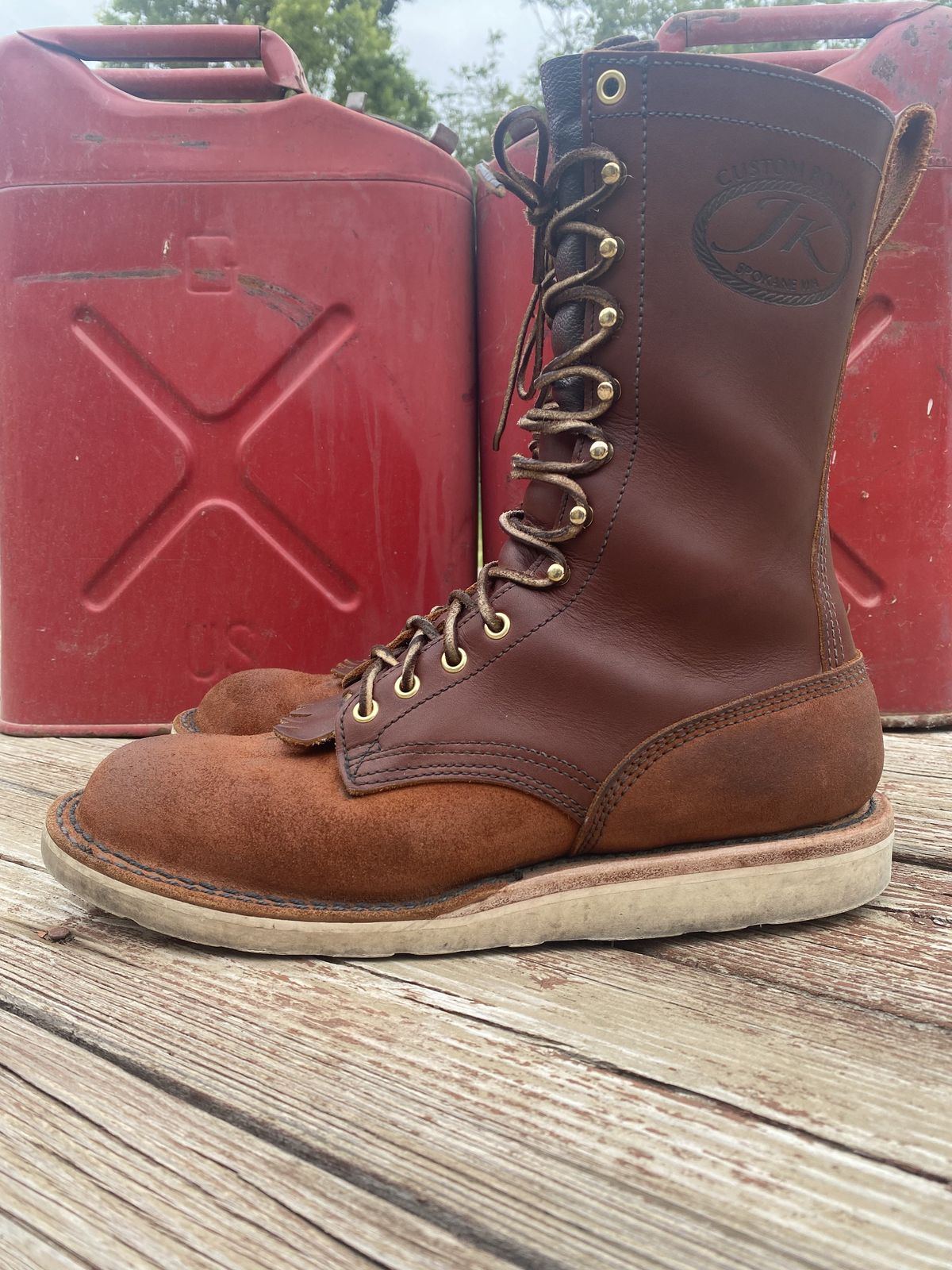 Photo by patinathunderdome on May 6, 2022 of the JK Boots Forefront in Seidel Redwood Oil Tan Roughout.