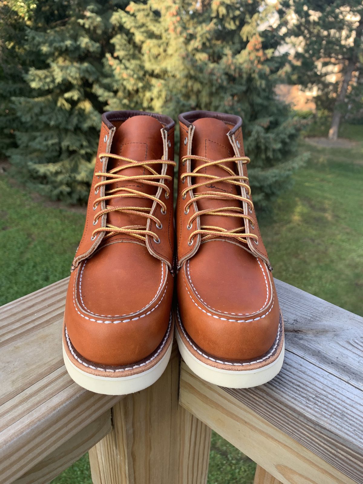 Photo by patinathunderdome on October 1, 2021 of the Red Wing 6-Inch Classic Moc in S.B. Foot Oro Legacy.