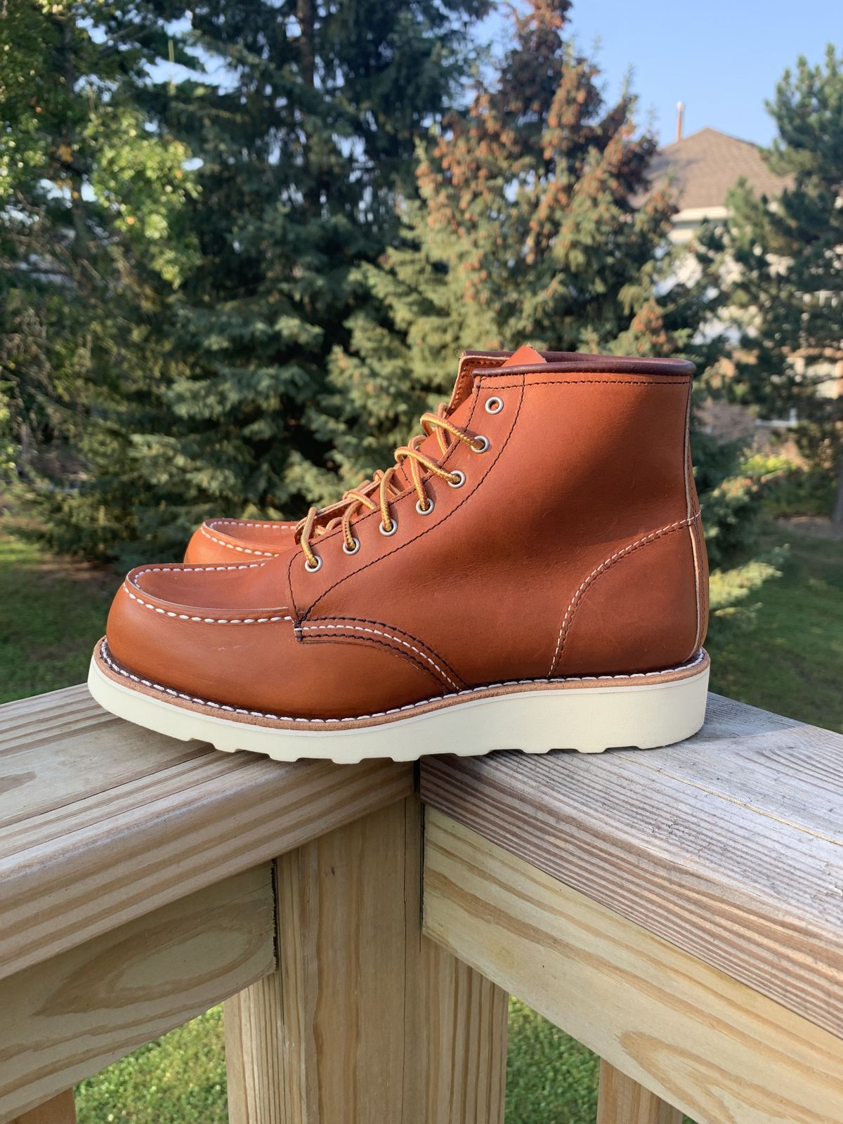 Photo by patinathunderdome on October 1, 2021 of the Red Wing 6-Inch Classic Moc in S.B. Foot Oro Legacy.